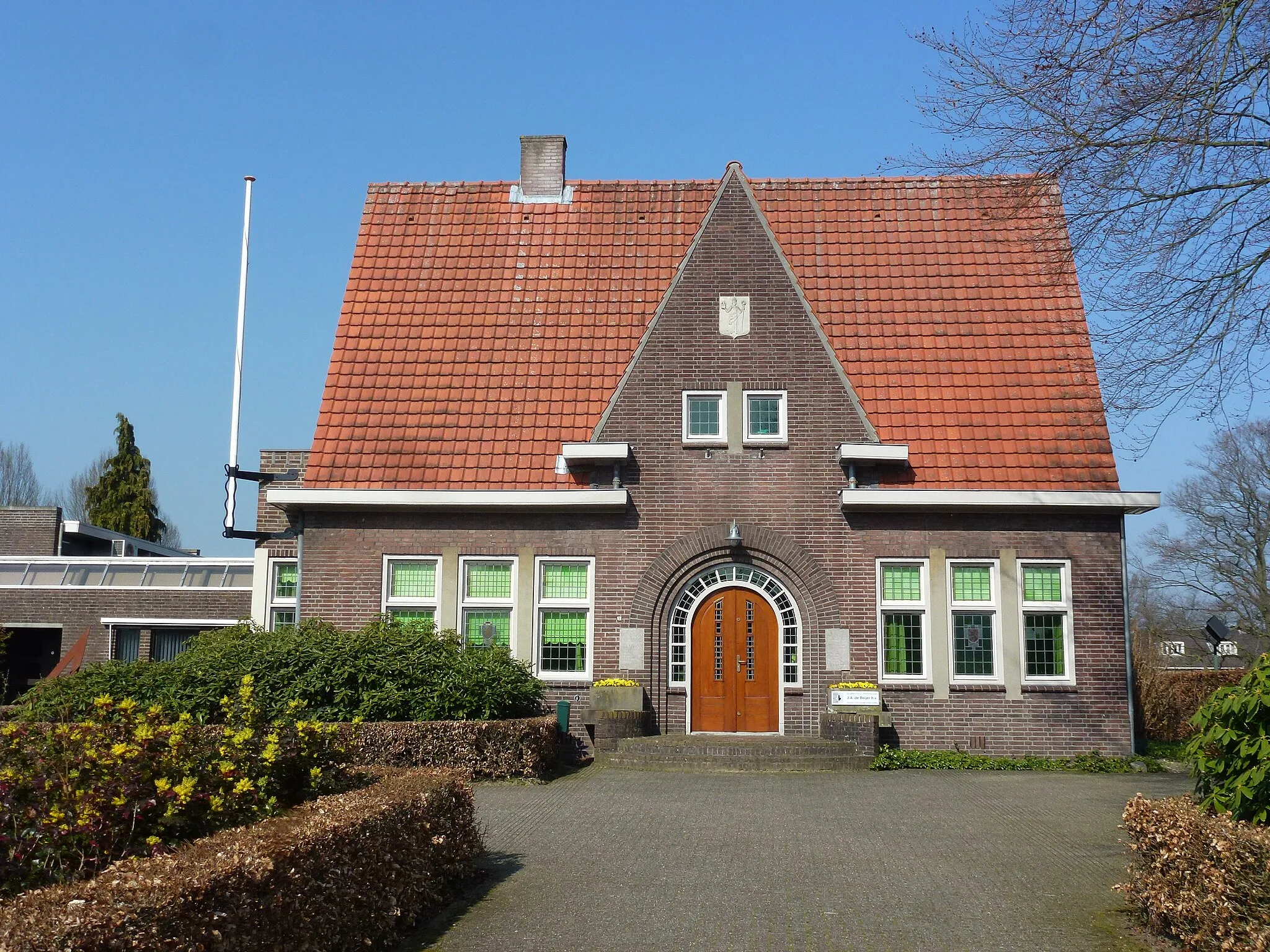 Photo showing: Dorpsplein 5 Riethoven voormalig Gemeentehuis