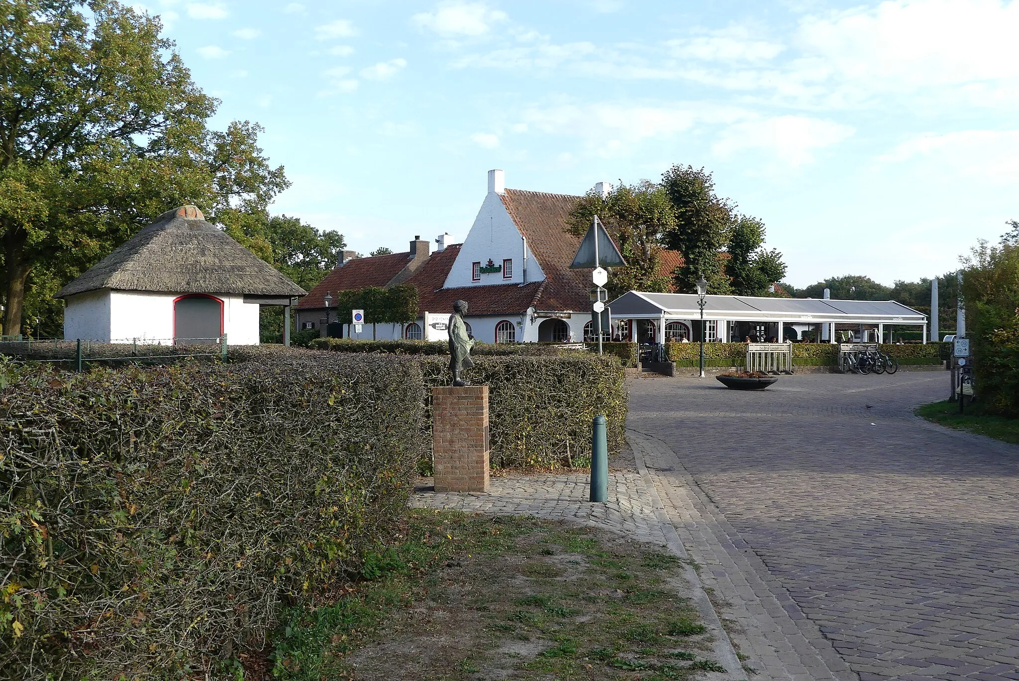 Photo showing: Zicht op een deel van de straat Giersbergen nabij de Herberg de Drie Linden in Giersbergen (Drunen)