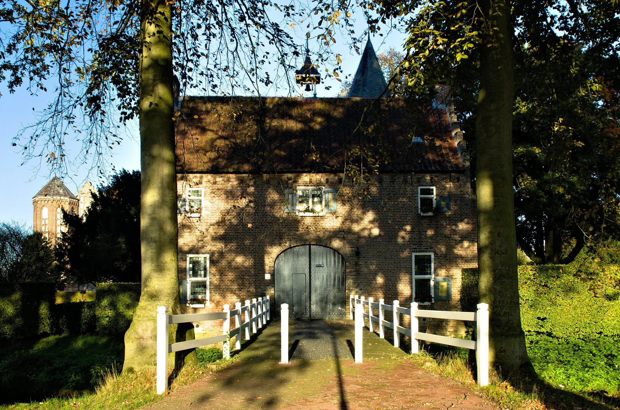 Photo showing: Torhaus des Kasteel Croy
Croylaan 14, 5735 PC Aarle-Rixtel, Niederlande
51.5000, 5.6240

rijksmonument - diverse Nummern