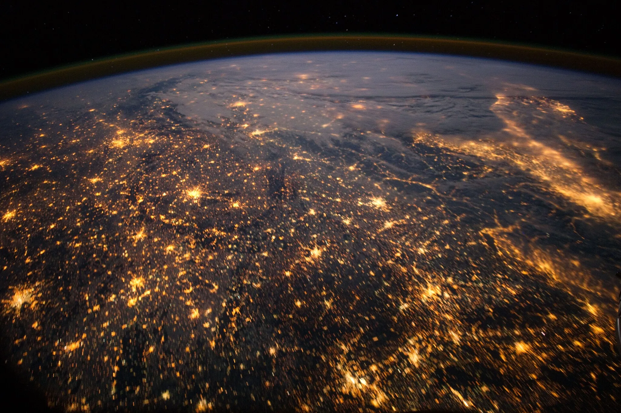 Photo showing: View of Earth taken during ISS Expedition 30.