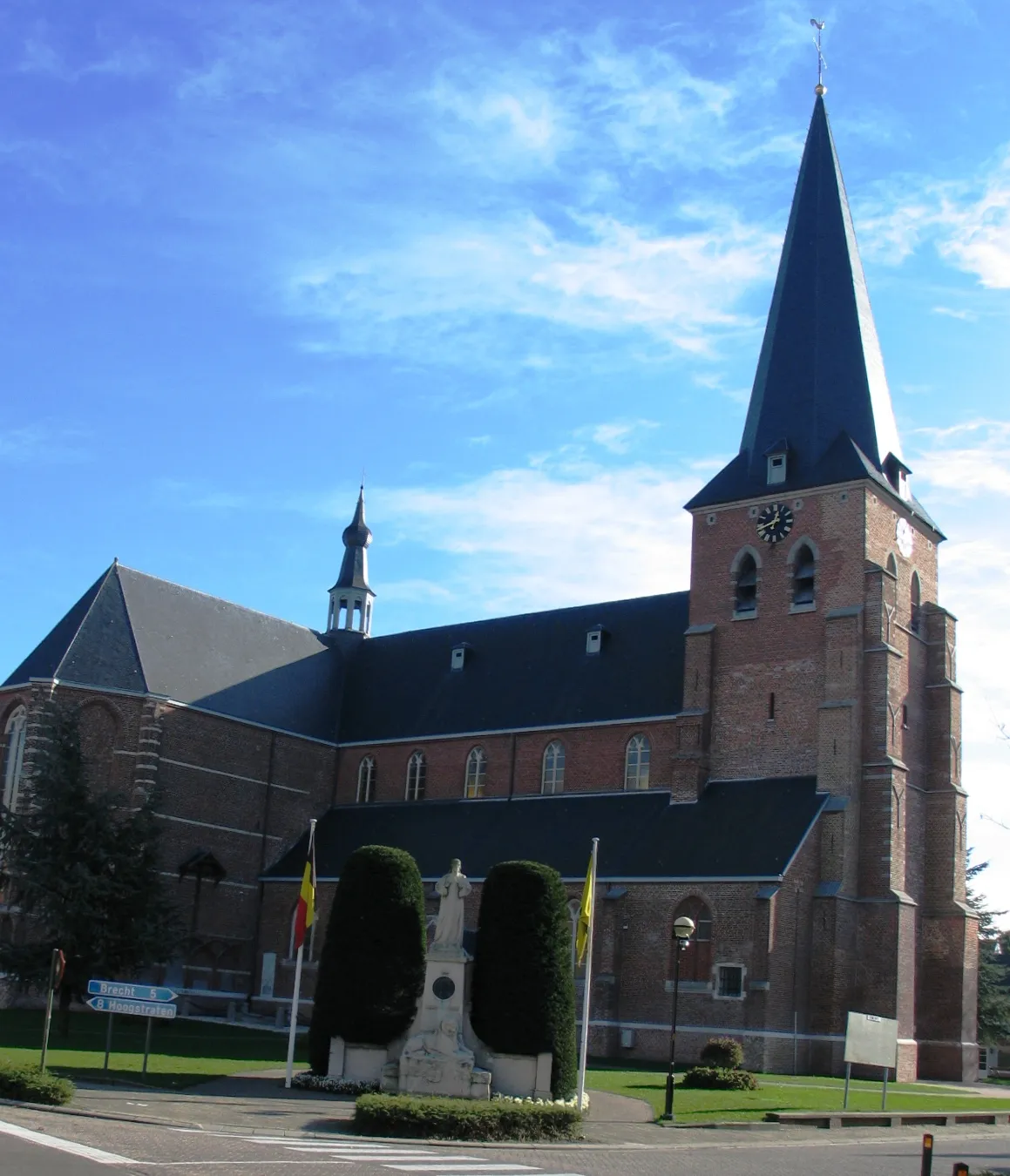 Photo showing: Sint Petrus en Pauluskerk te Loenhout