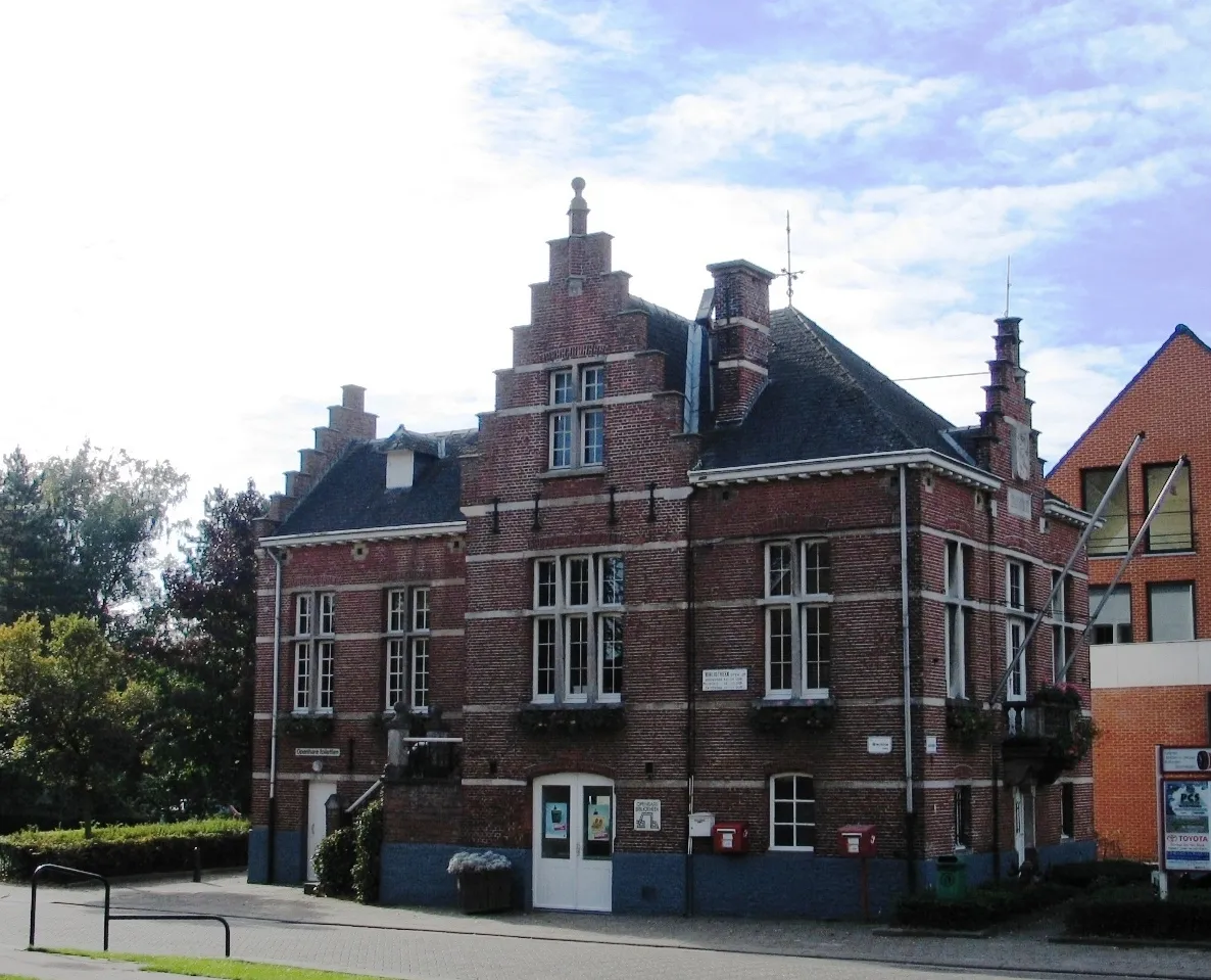 Photo showing: Het voormalig gemeentehuis van Loenhout