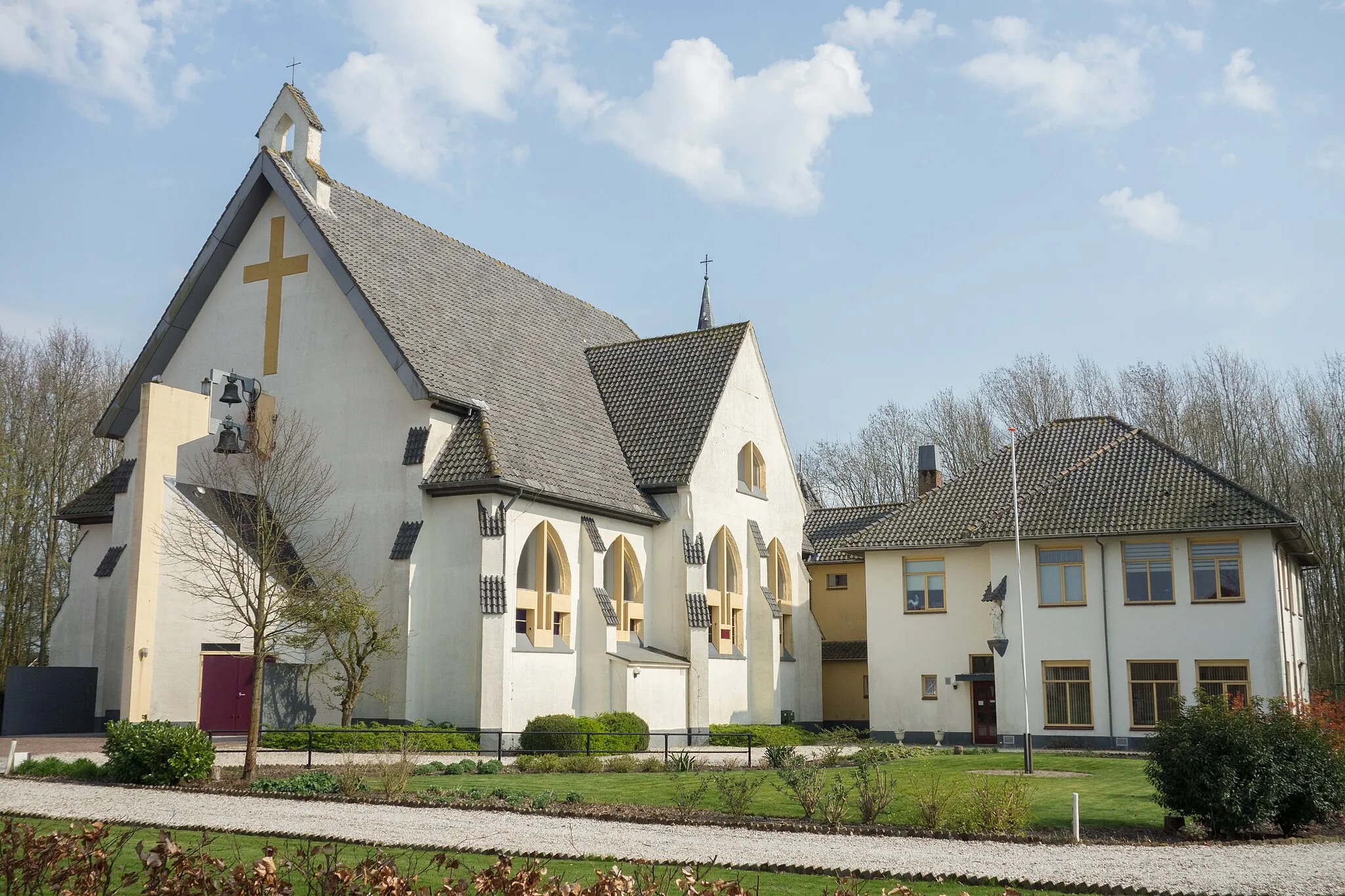 Photo showing: Heilige Familiekerk en pastorie in het Noord-Hollandse 't Kruis.