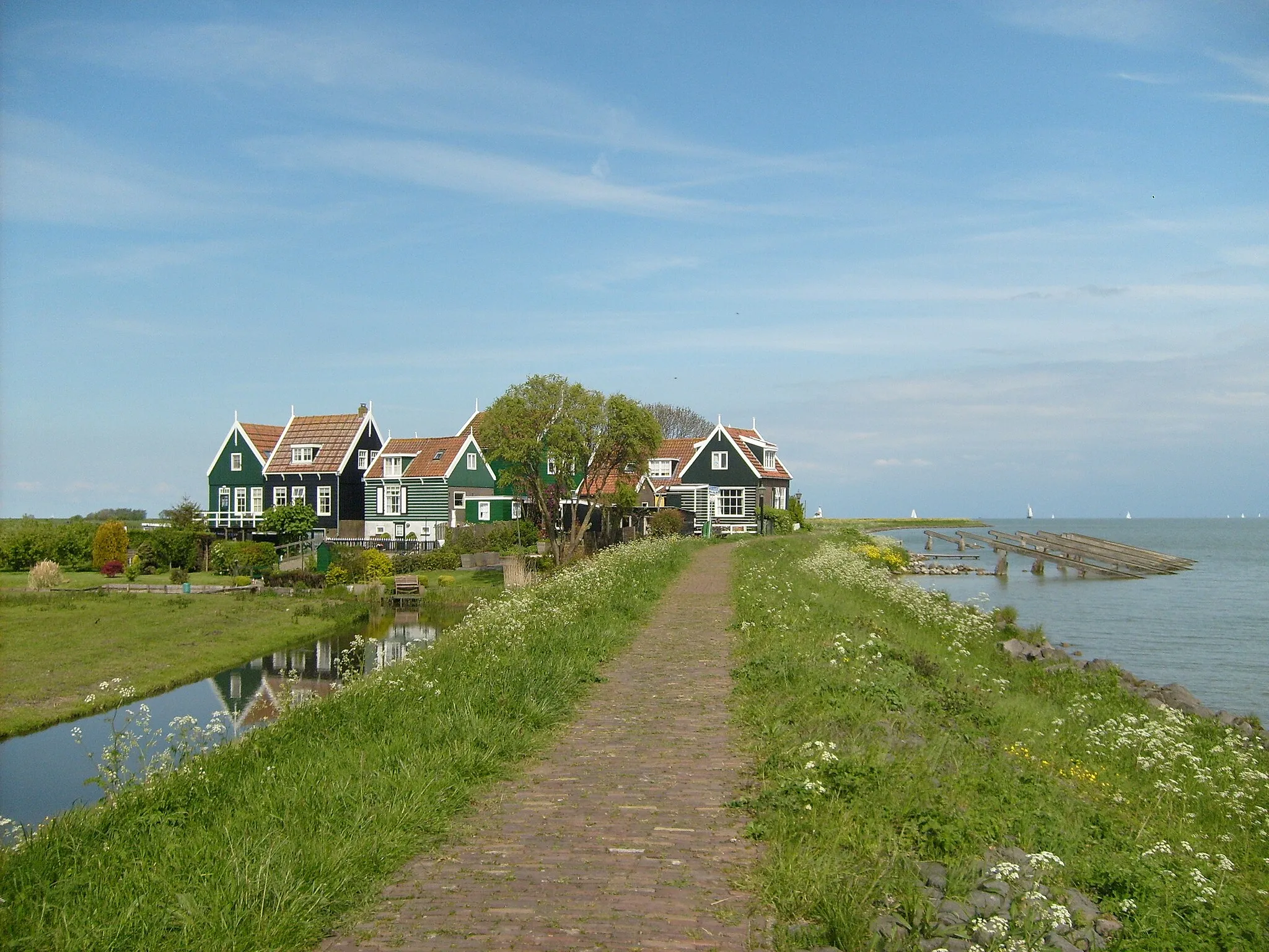 Photo showing: DescriptionRozewerf.jpg

Rozewerf
Date

14 May 2010, 16:01
Source

Rozewerf
Author

Taco Witte from Holland

Camera location 52° 27′ 15.94″ N, 5° 06′ 41.31″ E View this and other nearby images on: OpenStreetMap 52.454427;    5.111474 Licensing This file is licensed under the Creative Commons Attribution 2.0 Generic license.
You are free:
to share – to copy, distribute and transmit the work
to remix – to adapt the work
Under the following conditions:
attribution – You must give appropriate credit, provide a link to the license, and indicate if changes were made. You may do so in any reasonable manner, but not in any way that suggests the licensor endorses you or your use. https://creativecommons.org/licenses/by/2.0CC BY 2.0 Creative Commons Attribution 2.0 truetrue

This image was originally posted to Flickr by inyucho at https://flickr.com/photos/31817492@N00/4607105208. It was reviewed on 15 May 2010 by FlickreviewR and was confirmed to be licensed under the terms of the cc-by-2.0.
15 May 2010