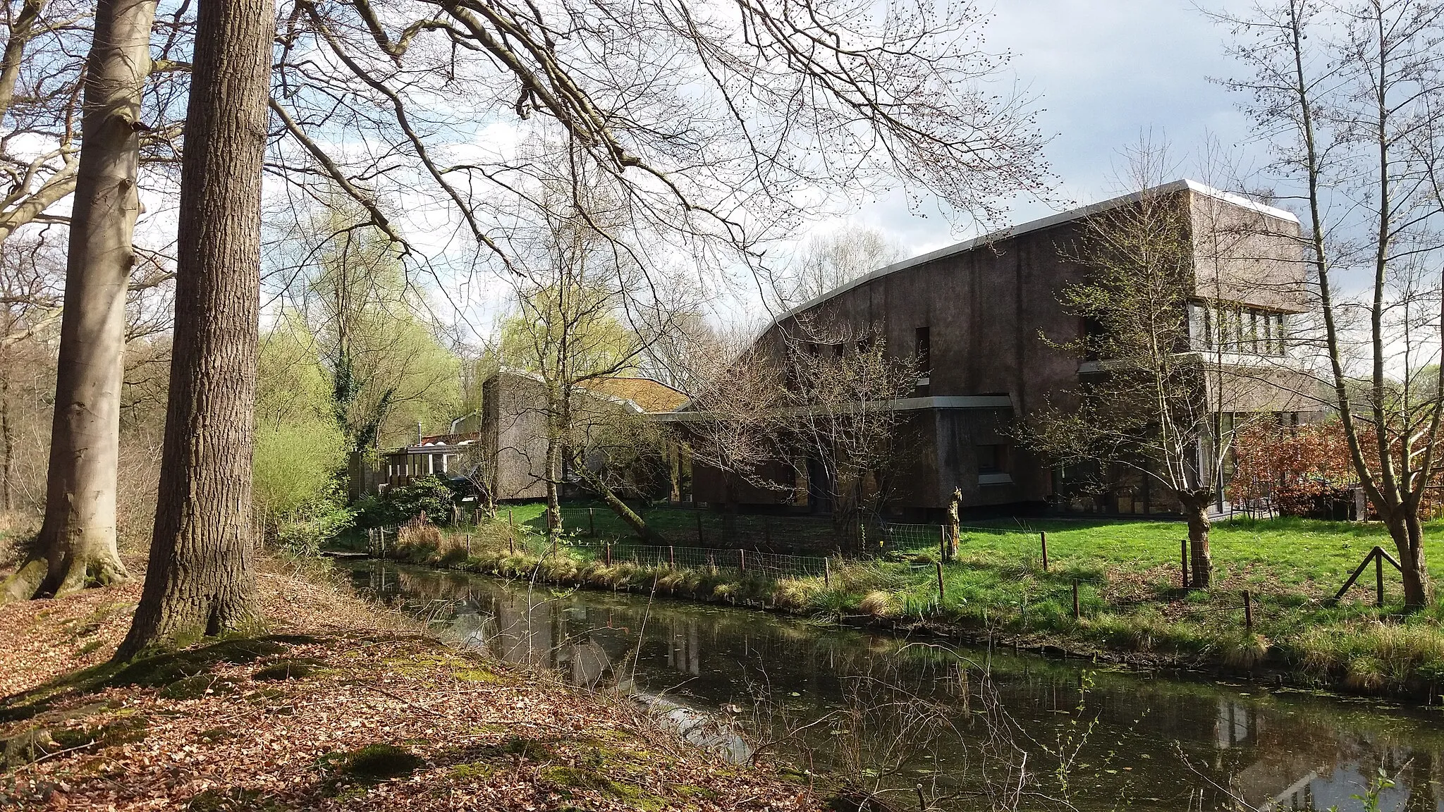 Photo showing: huis met rietern muren aan de heiligenbergerbeek tegenover landgoed De Boom, Leusden