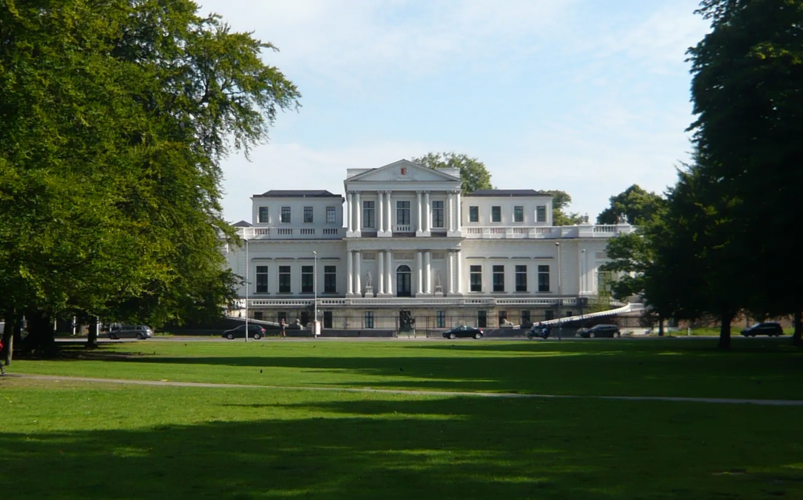 Photo showing: Villa Welgelegen on the Paviljoenslaan, Haarlem, after 2009 restoration. View from Haarlemmerhout park.