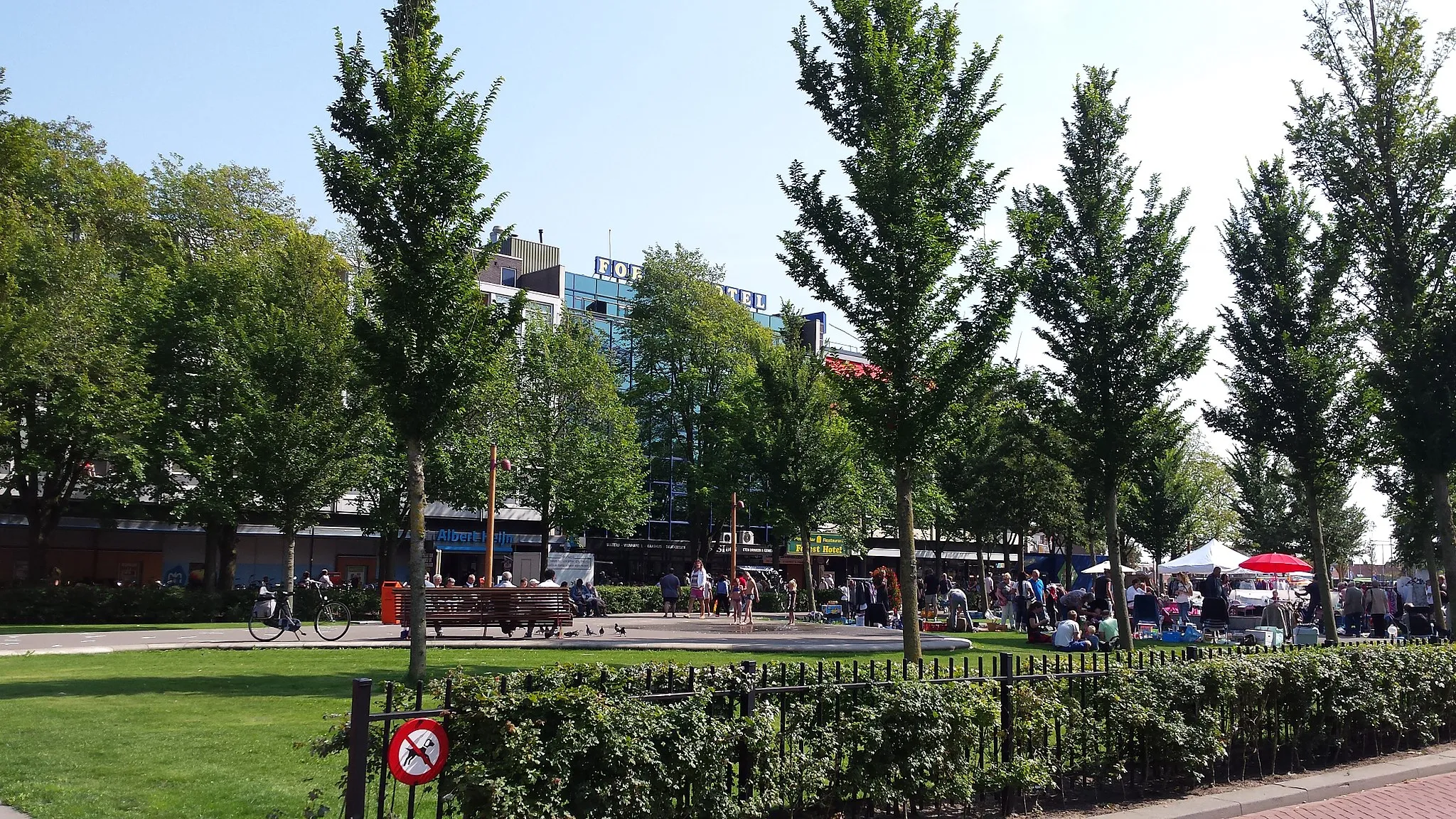 Photo showing: Den Helder - Market in city park