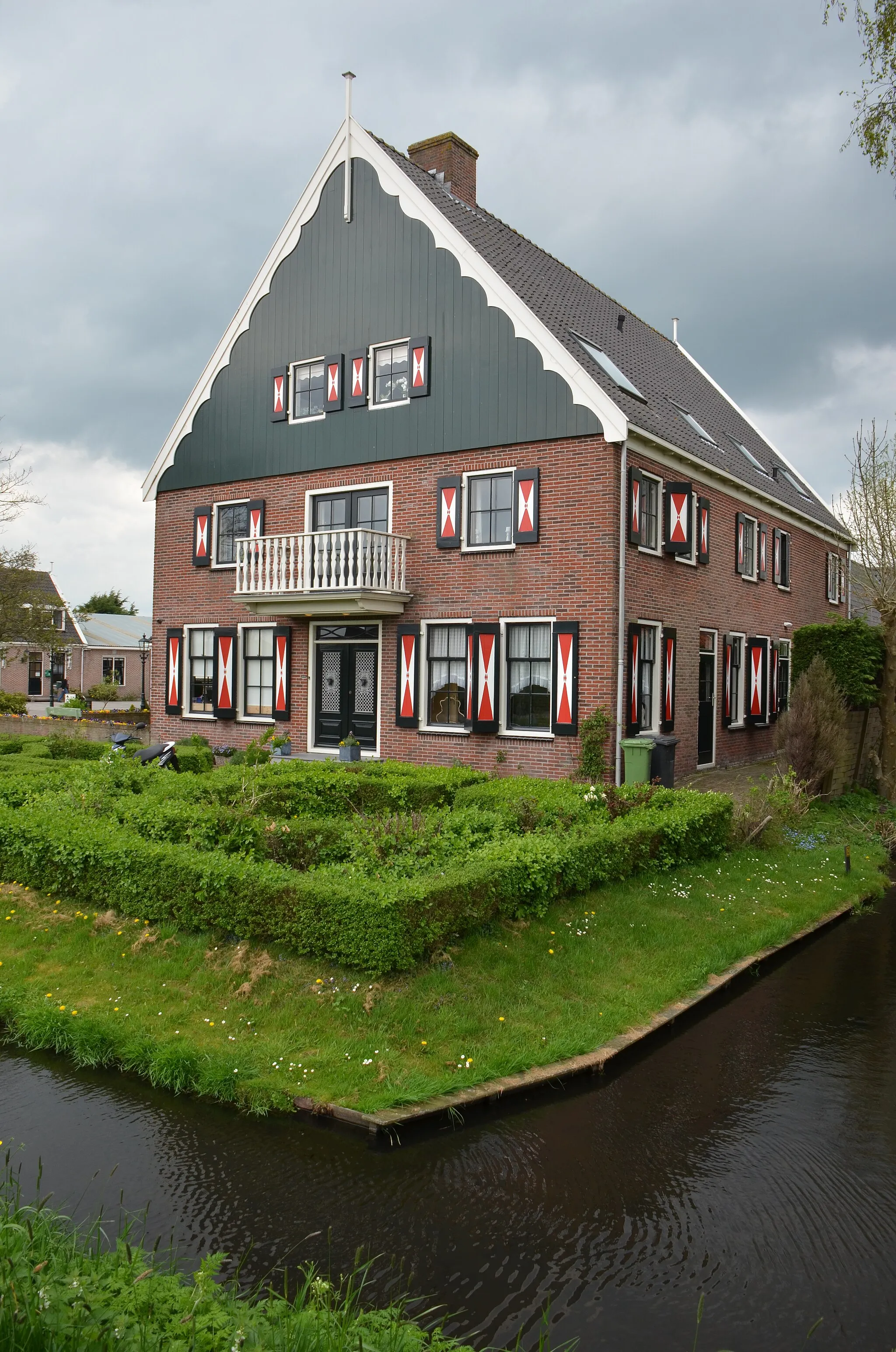Photo showing: Cheese factory building Jacobshoeve in a traditional Dutch style near Monnickendan