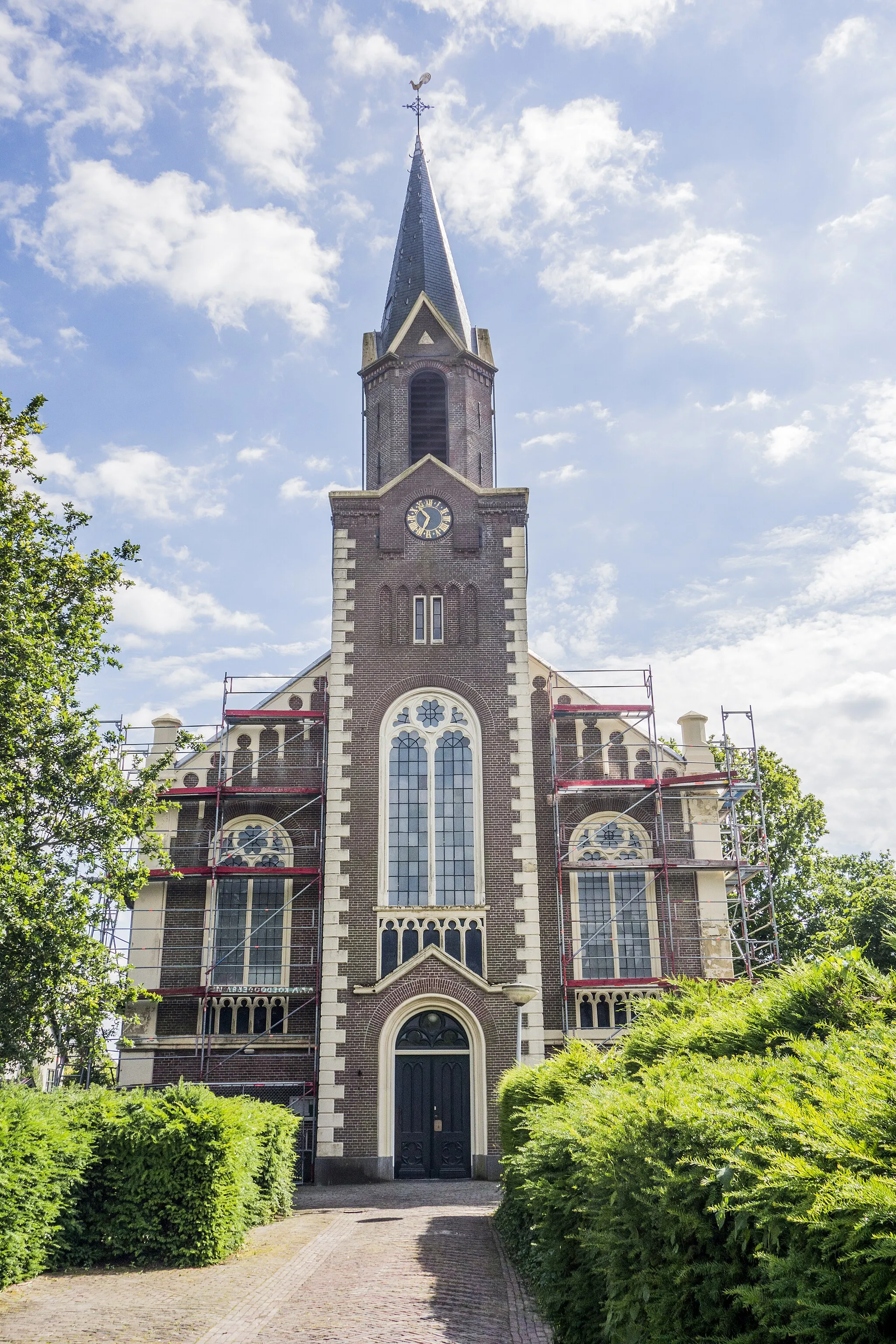 Photo showing: Voorgevel met toren van de NH Kerk in Dirkshorn.