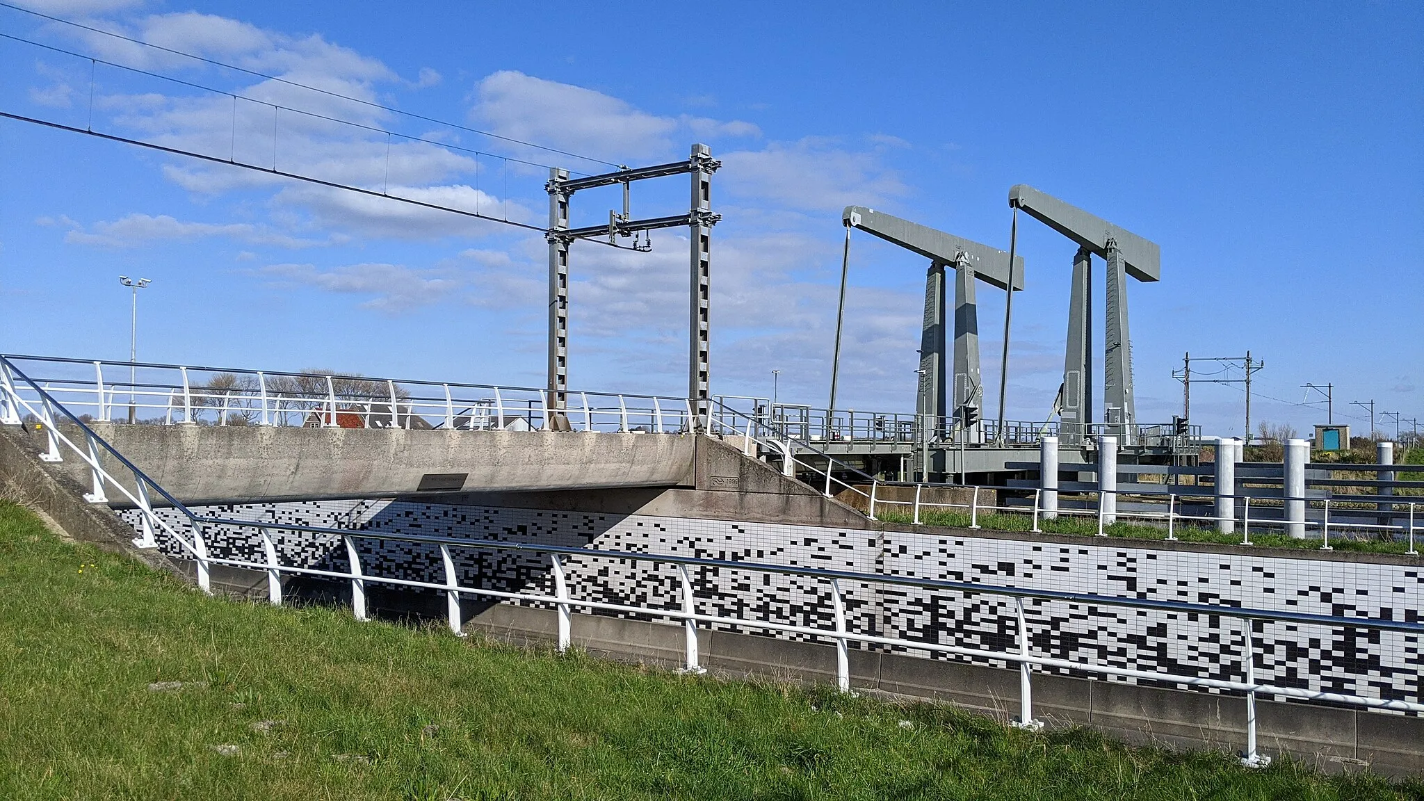 Photo showing: The Koegrasbrug, a railway bridge near Den Helder, the Netherlands