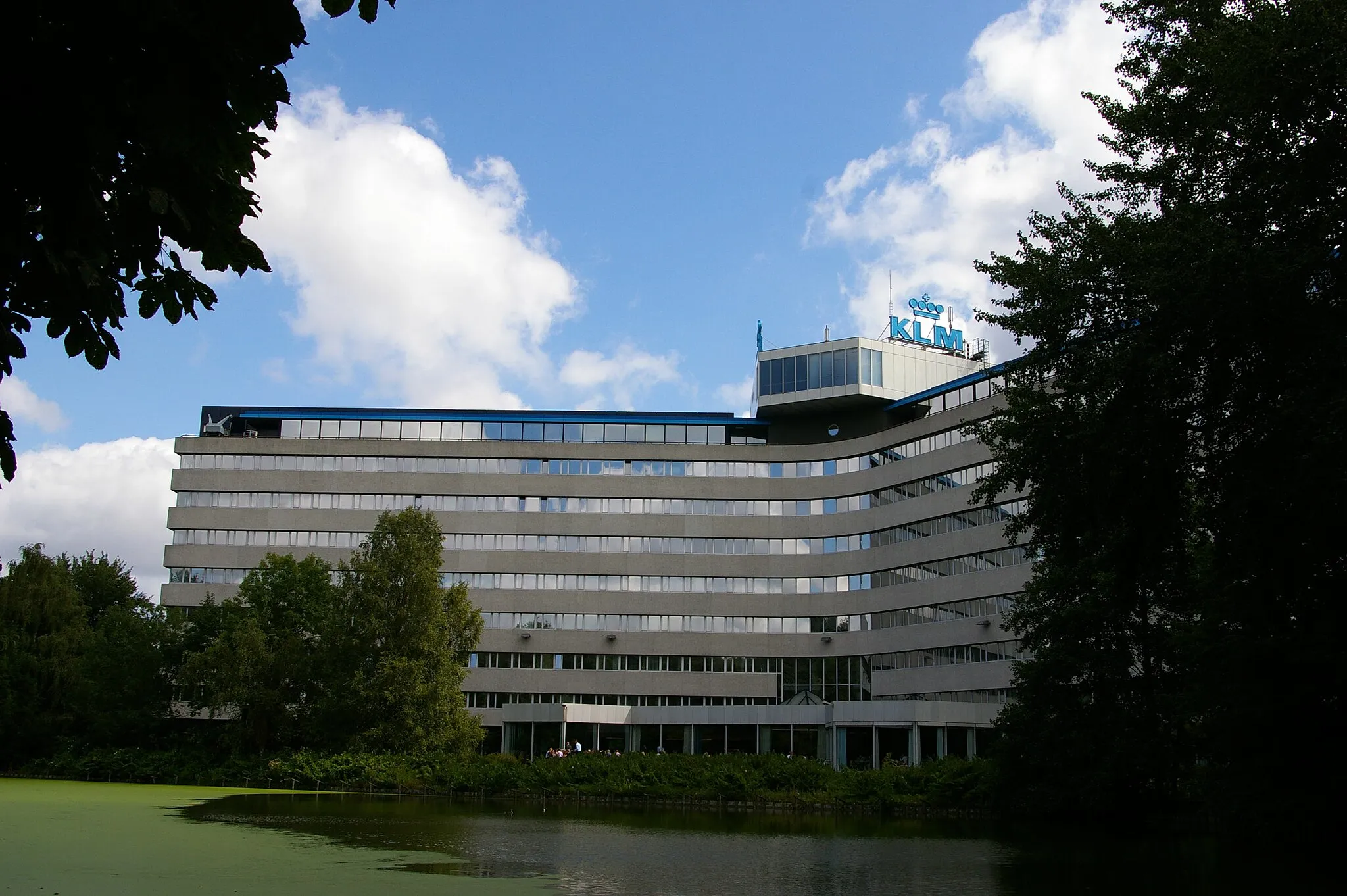 Photo showing: Head office of KLM airline in Amstelveen, the Netherlands. Picture taken on request of user WhisperToMe on the Dutch Wikipedia.