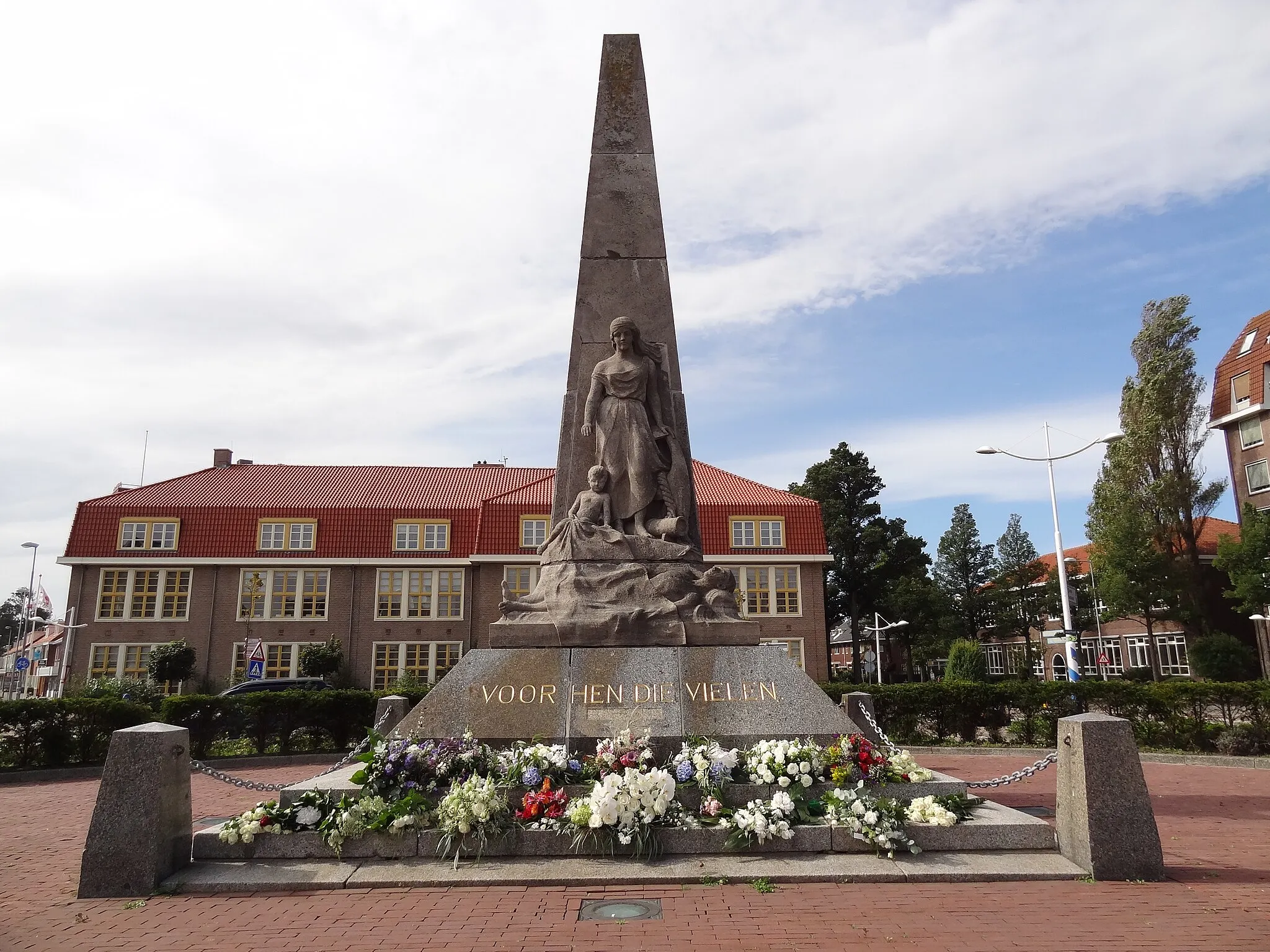 Photo showing: Marinemonument created by Gerard van Lom at the Middenweg in Den Helder, The Netherlands