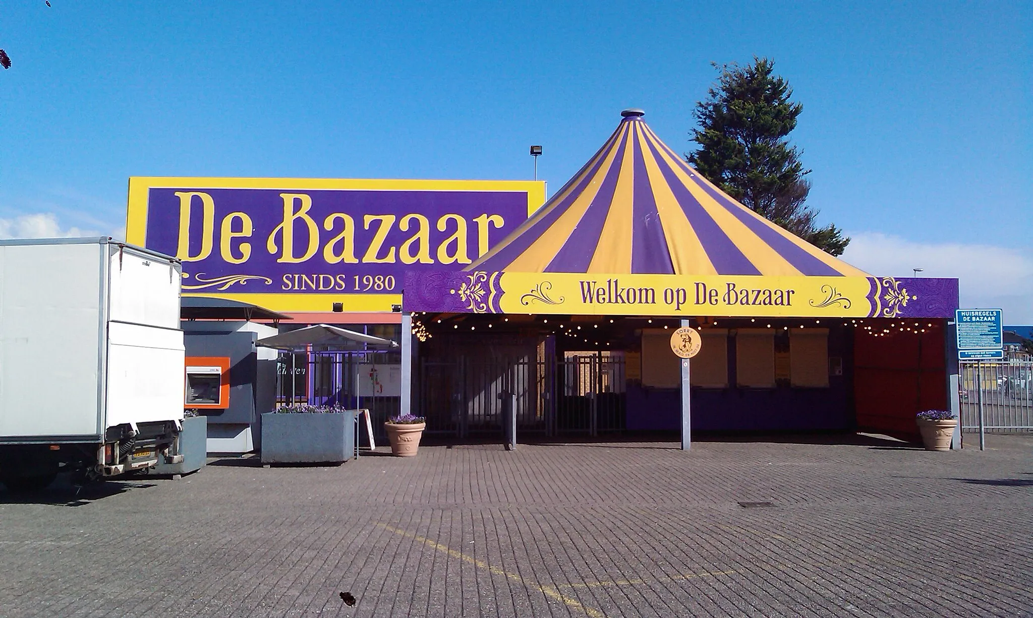Photo showing: Main entrance to The Bazaar in Beverwijk, the Netherlands.
