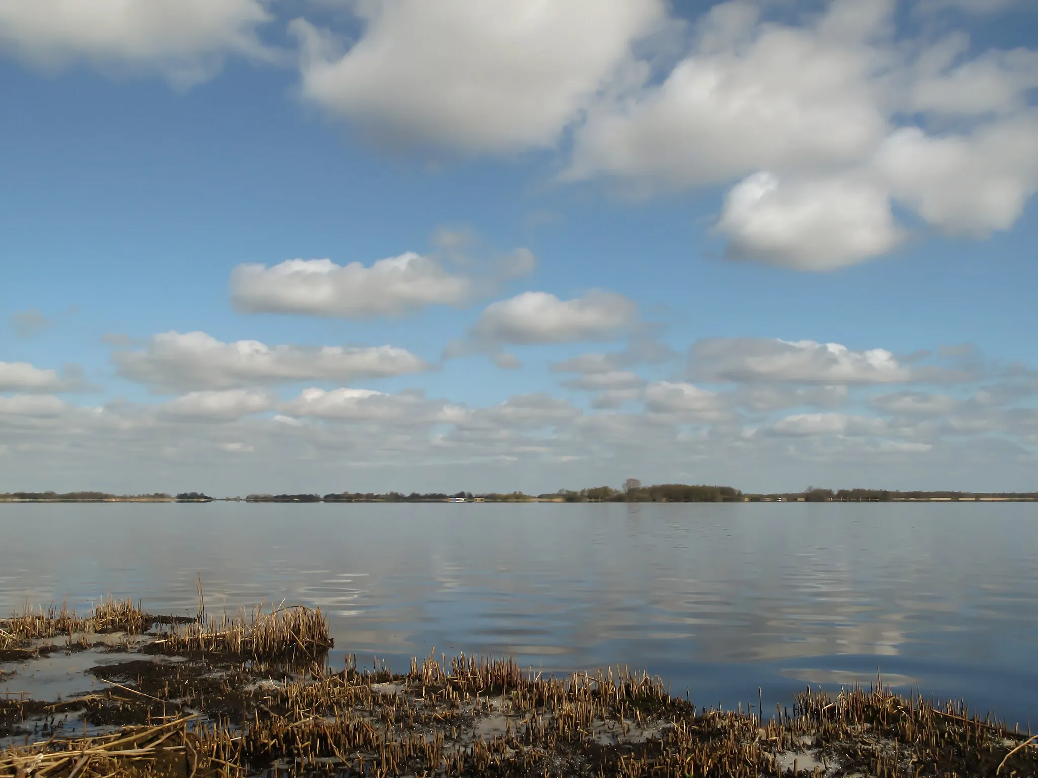 Photo showing: between Sint Jansklooster and Wanneperveen, lake: de Beulakerwijde