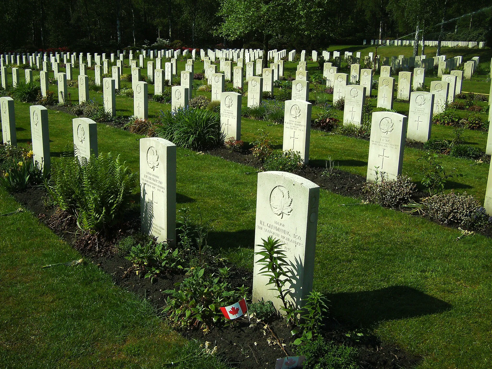 Photo showing: Canadian War Cemetery Holterberg, Holten, the Netherlands —

Canadese oorlogsbegraafplaats Holterberg Holten