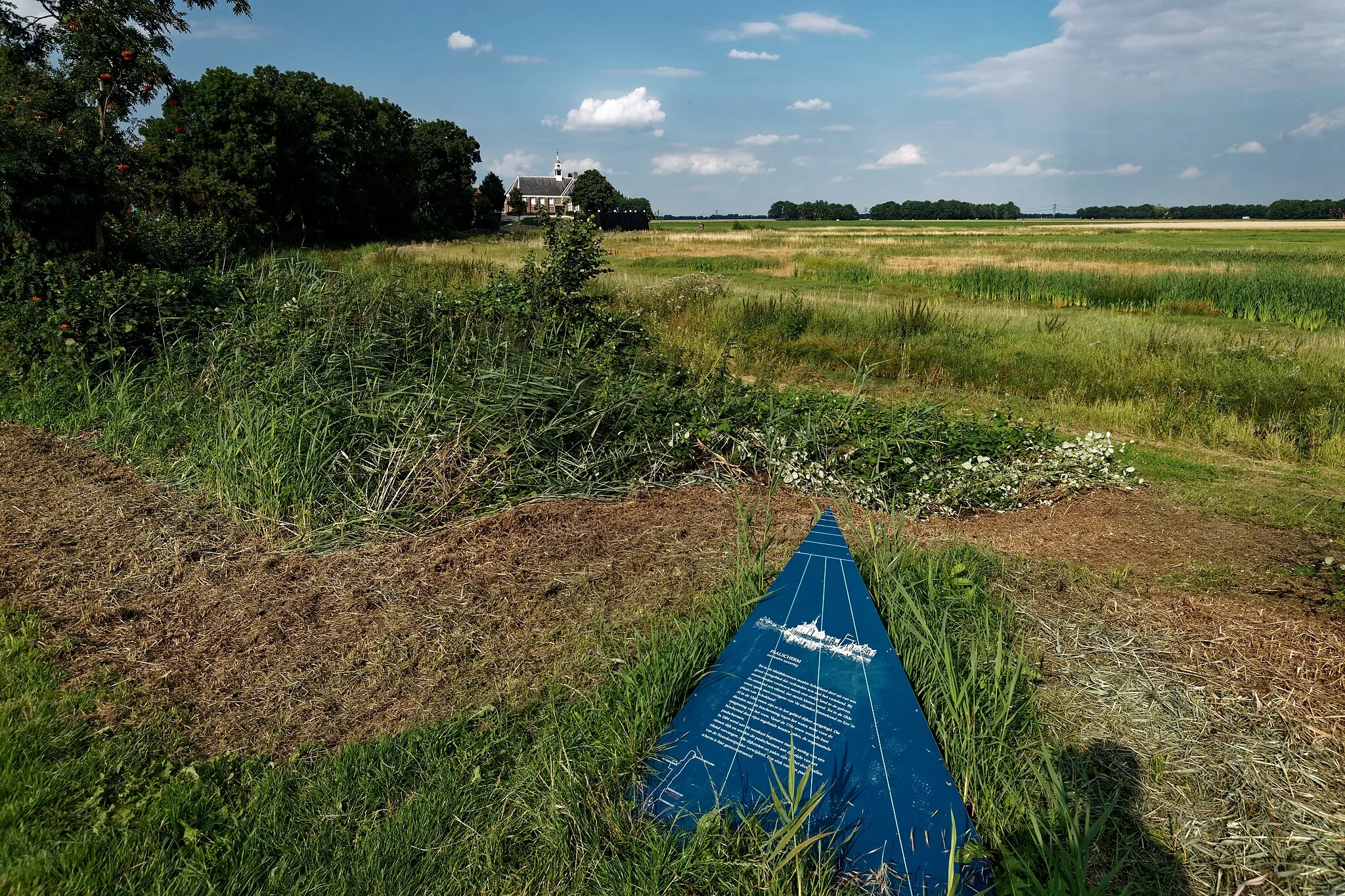 Photo showing: Noordoostpolder - Schokland - Ruïnepad - View NE on Middelbuurt