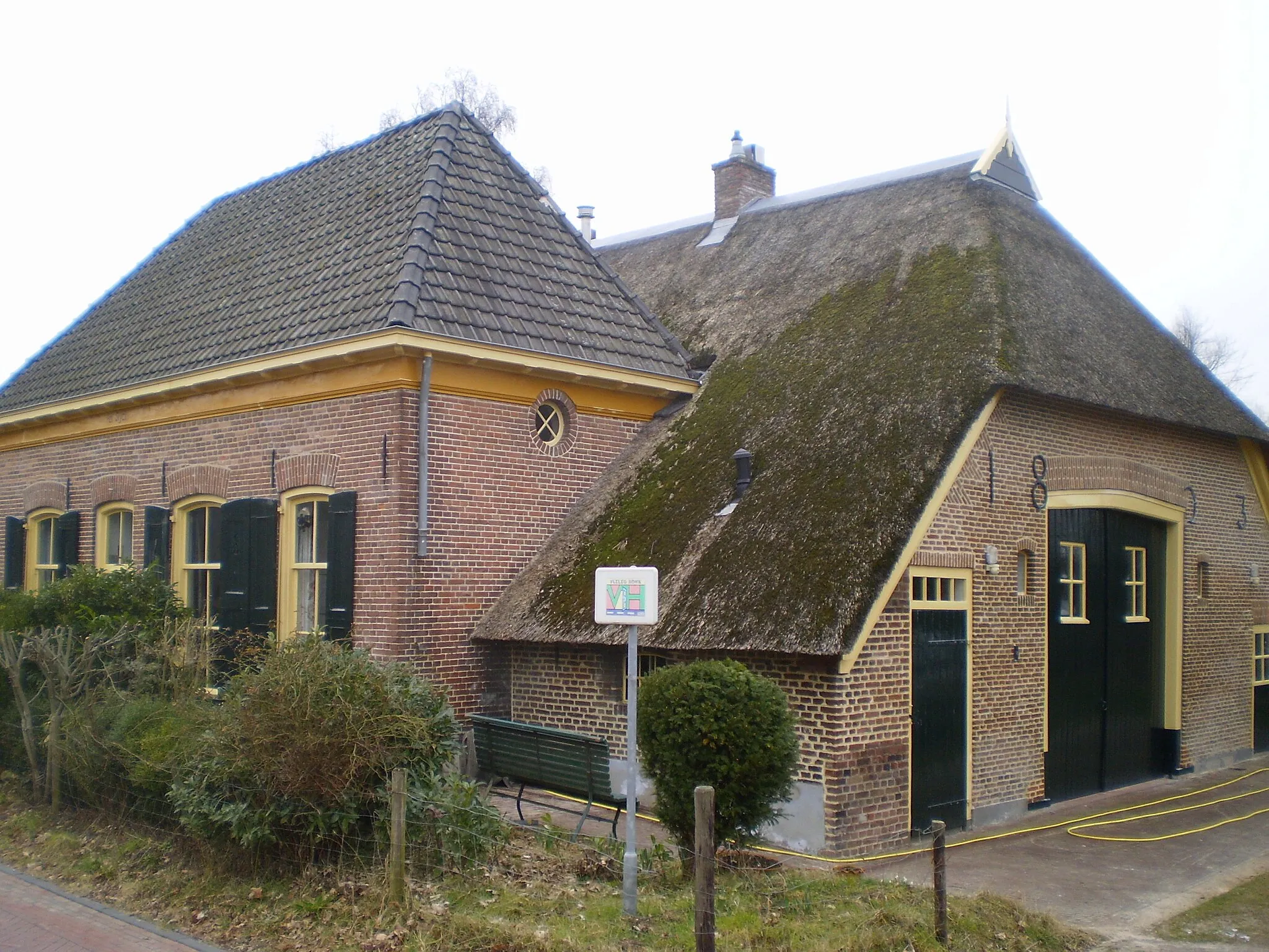 Photo showing: 'Het Slyck', 19e-eeuwse boerderij en gemeentelijk monument aan de Rijksstraatweg in Teuge, NL