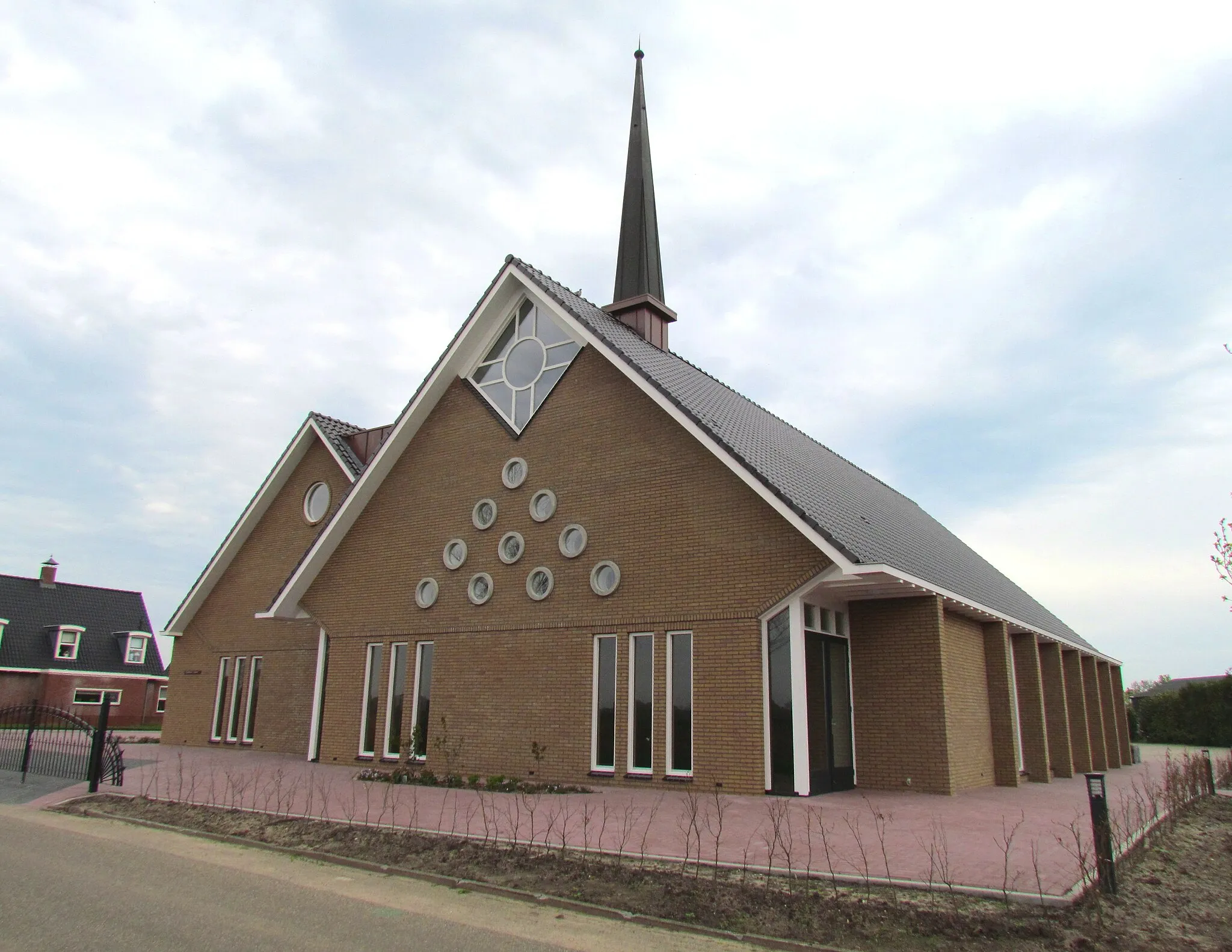 Photo showing: Kerkgebouw Gereformeerde Gemeente in De Vecht, NL (1953) na de uitbreiding van 2011. Een eerdere uitbreiding vond in 1994 plaats.