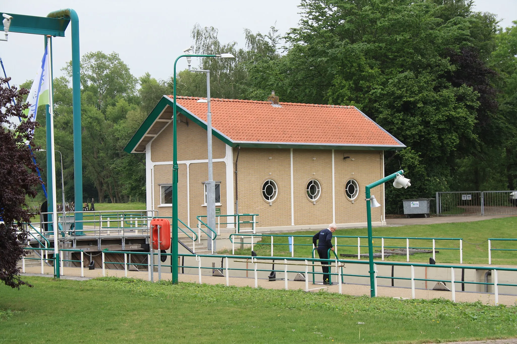 Photo showing: Noordoostpolder - Kraggenburg - Voorstersluis-schotbalkenloods