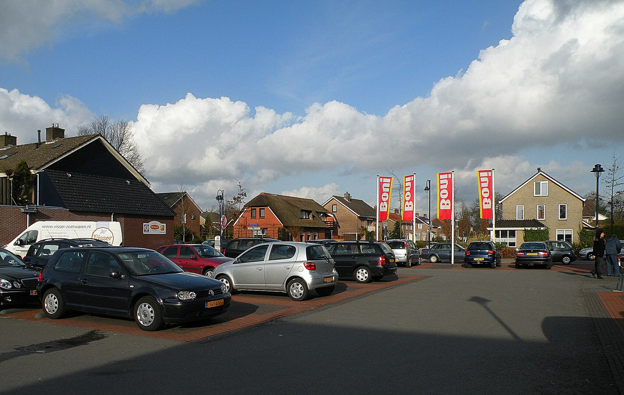 Photo showing: Parking of Boni supermarket in Staphorst (Netherlands)