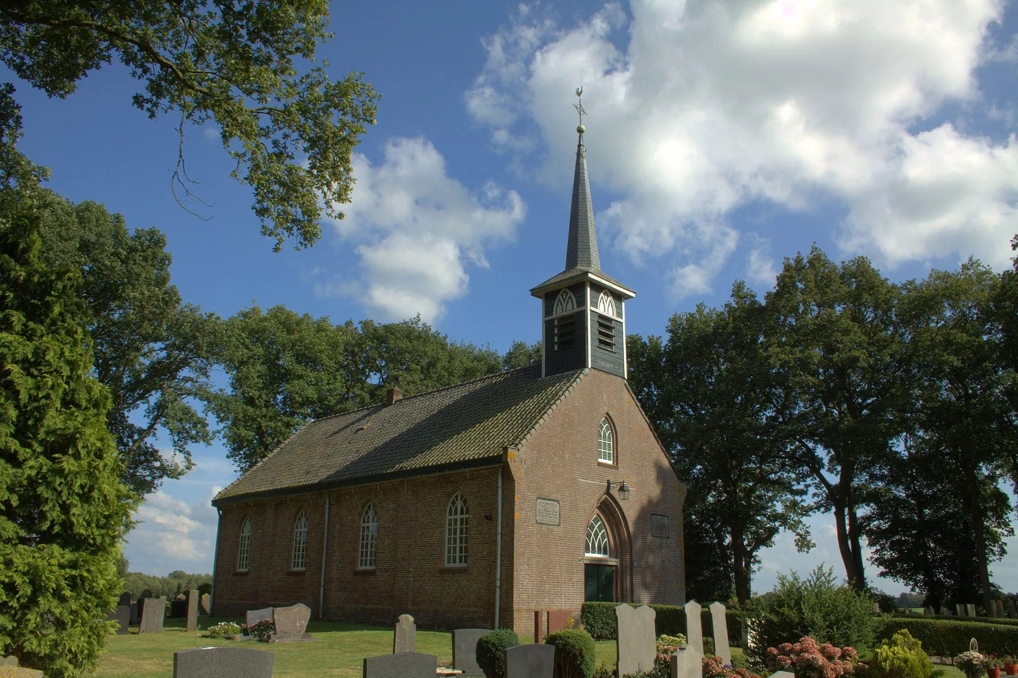 Photo showing: Het kerkje van Blesdijke uit 1843 lekker in het zonnetje.