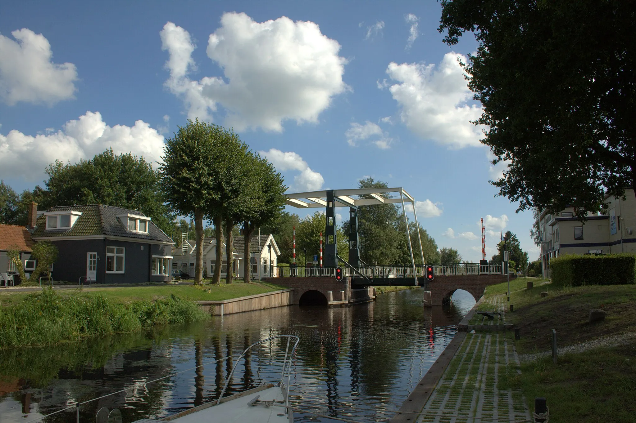 Photo showing: Het dorp Terwispel ter hoogte van de Nieuwe Vaart.
Het dorp heeft ongeveer 1000 inwoners.