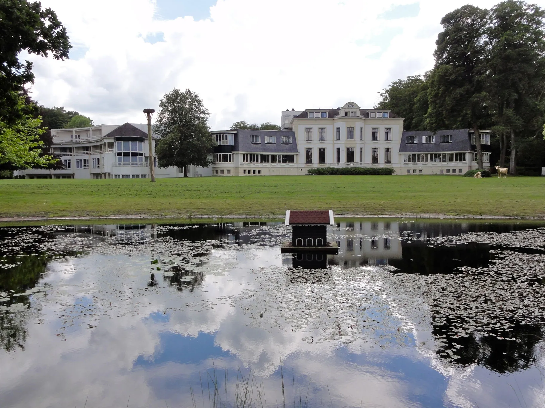 Photo showing: Lauswolt Beetsterzwaag