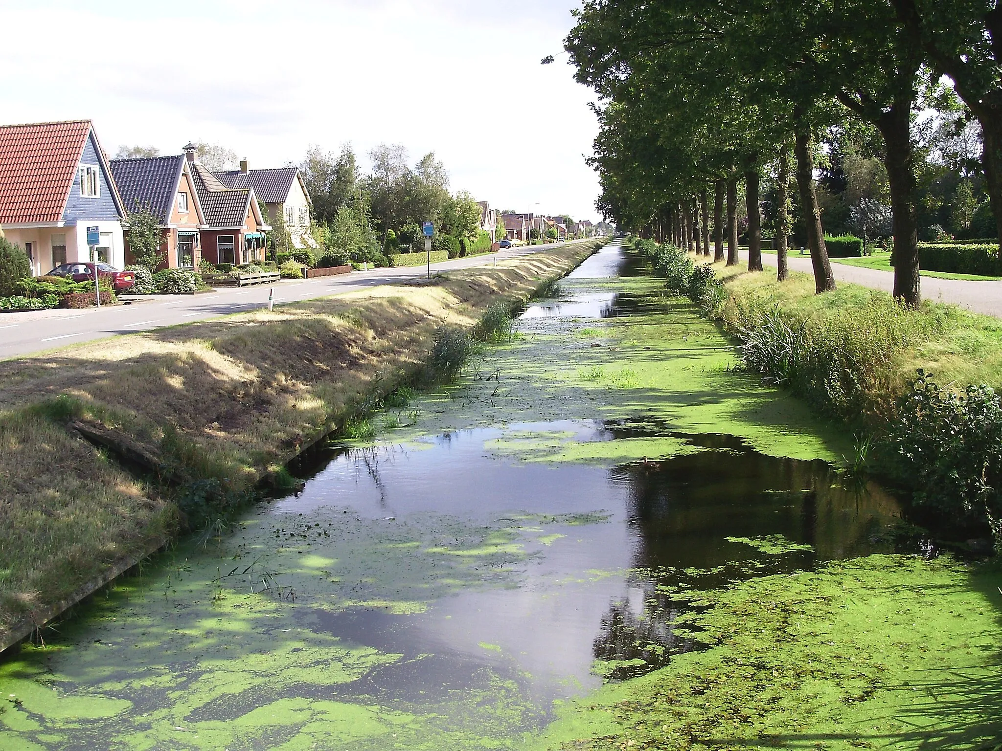 Photo showing: De Haulerwijkstervaart in Haulerwijk, provincie Friesland