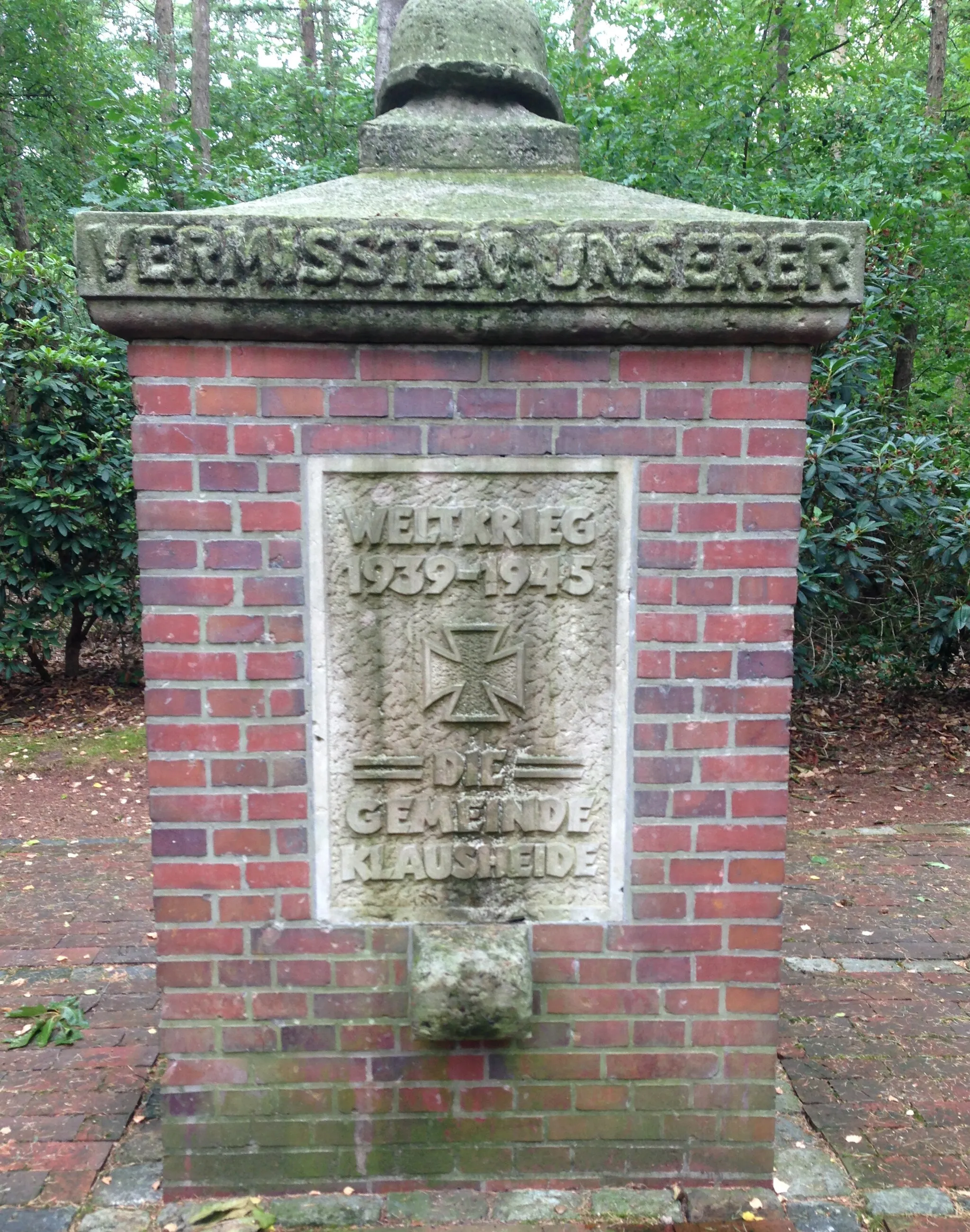 Photo showing: Denkmal für die Gefallenen des 2. Weltkriegs der Gemeinde Klausheide