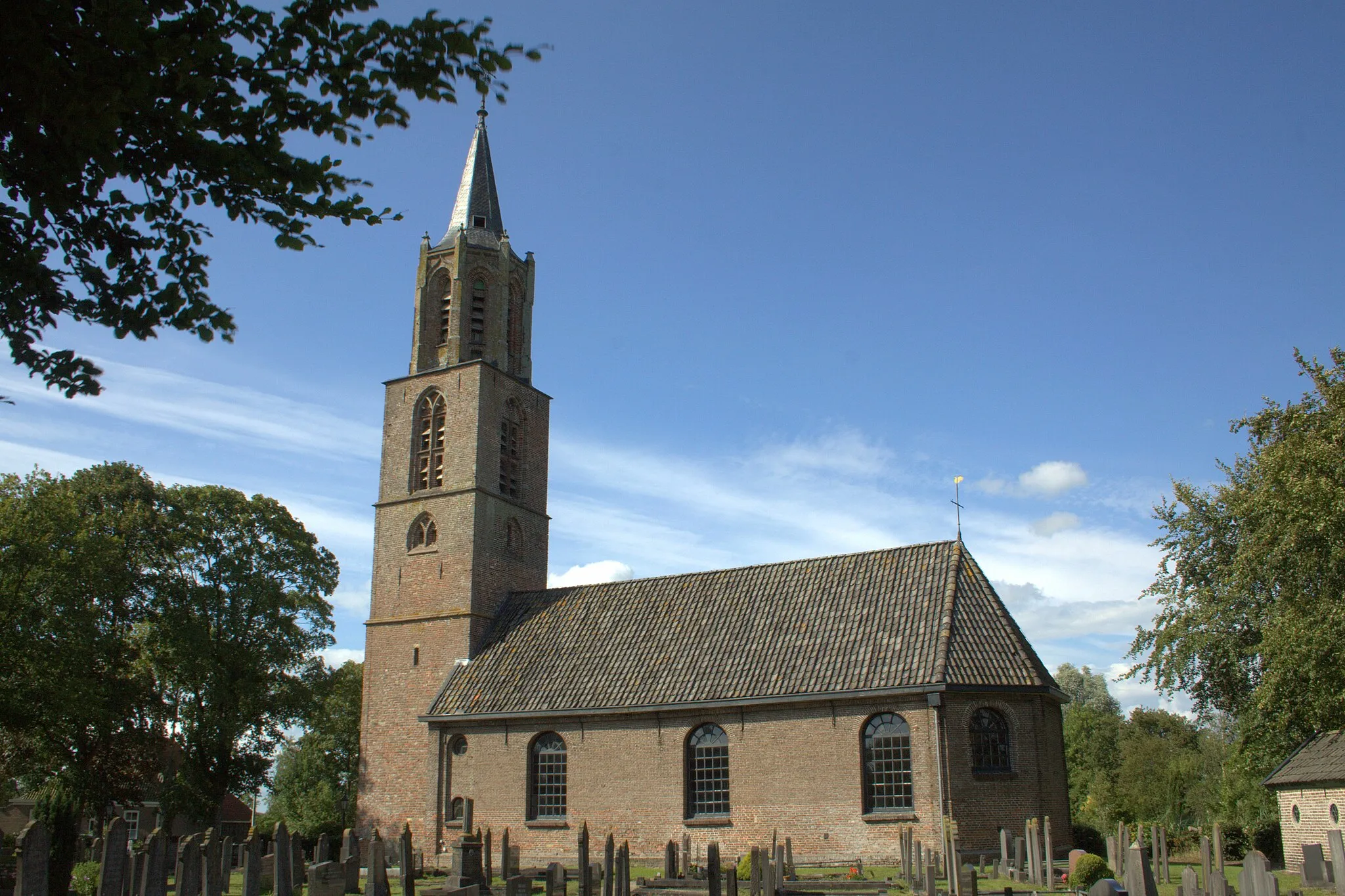 Photo showing: De robuuste Stuyvesantkerk in Peperga in Friesland.
