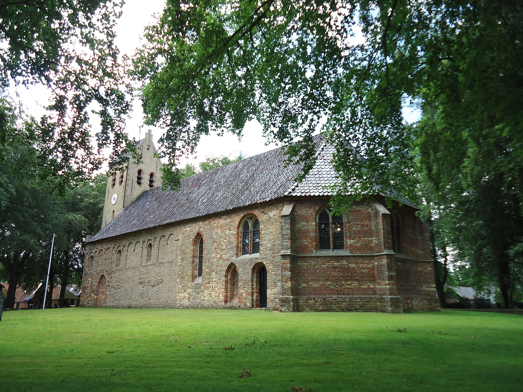 Photo showing: Bonifatius church in Oldeberkoop  in Friesland (ab.1150)