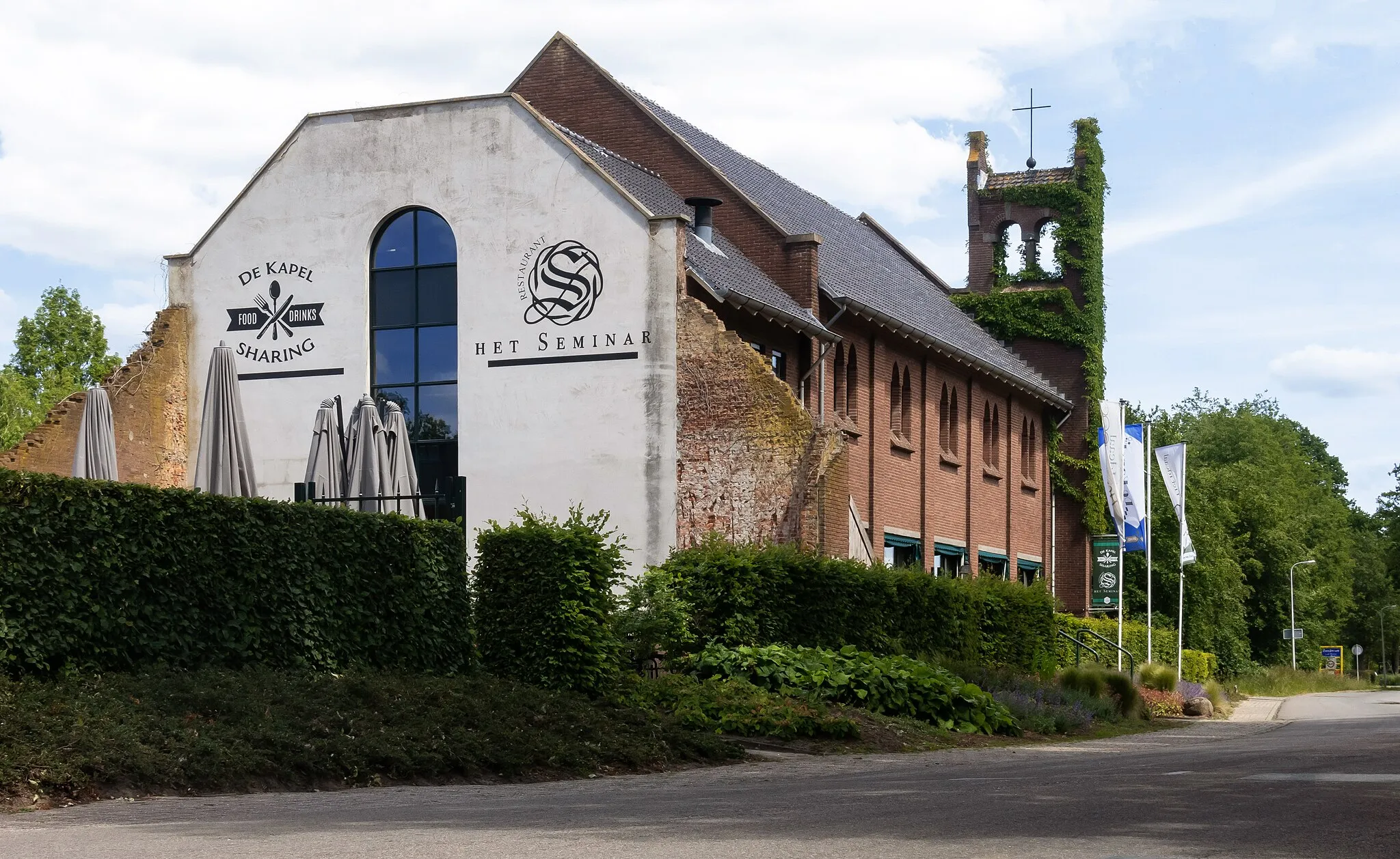 Photo showing: Zenderen, restaurant in former chapel