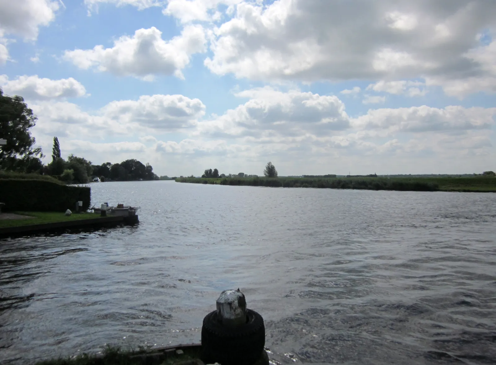 Photo showing: Eem river at Eemdijk, Netherlands. Looking south.