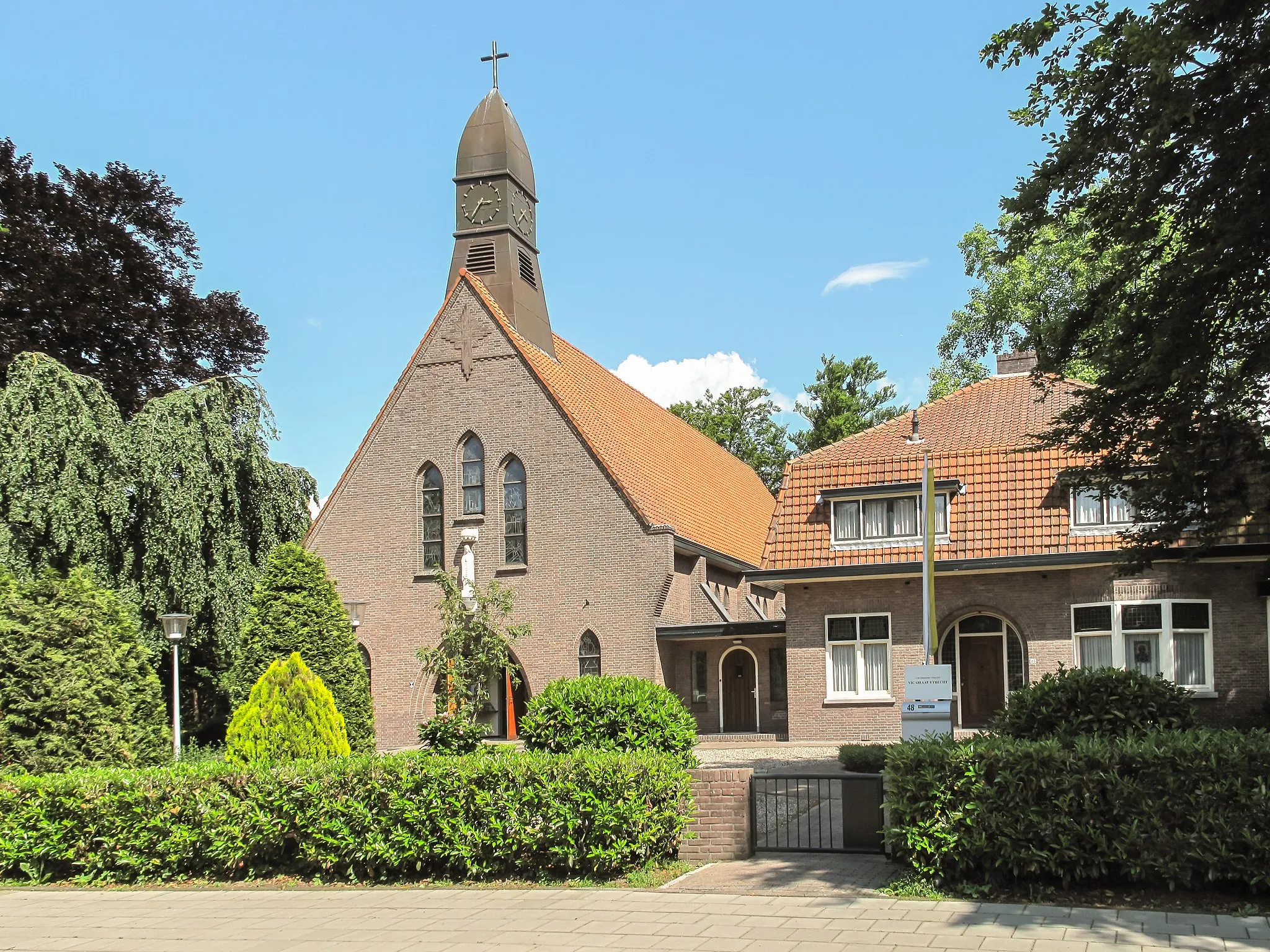 Photo showing: Maarn, church: de Sint Theresiakerk