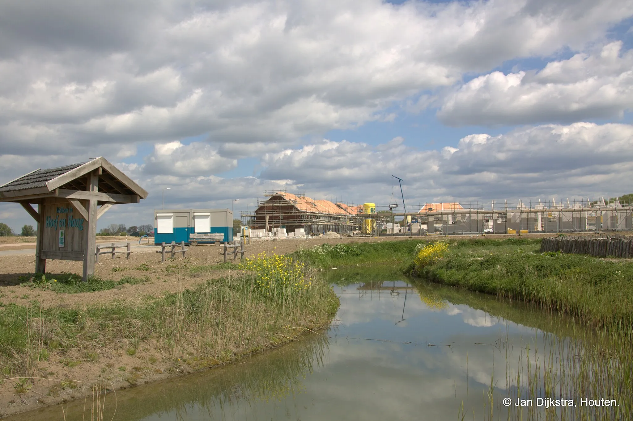 Photo showing: Bij Vianen in de provincie Utrecht verschijnt een nieuw dorp en het heeft de naam Hoef en Haag.