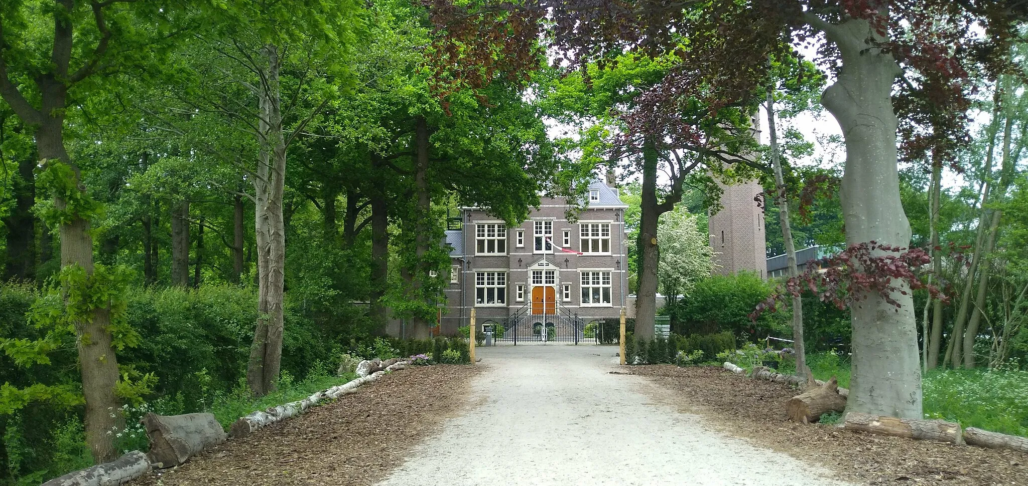 Photo showing: Voorterrein historische buitenplaats Broekbergen