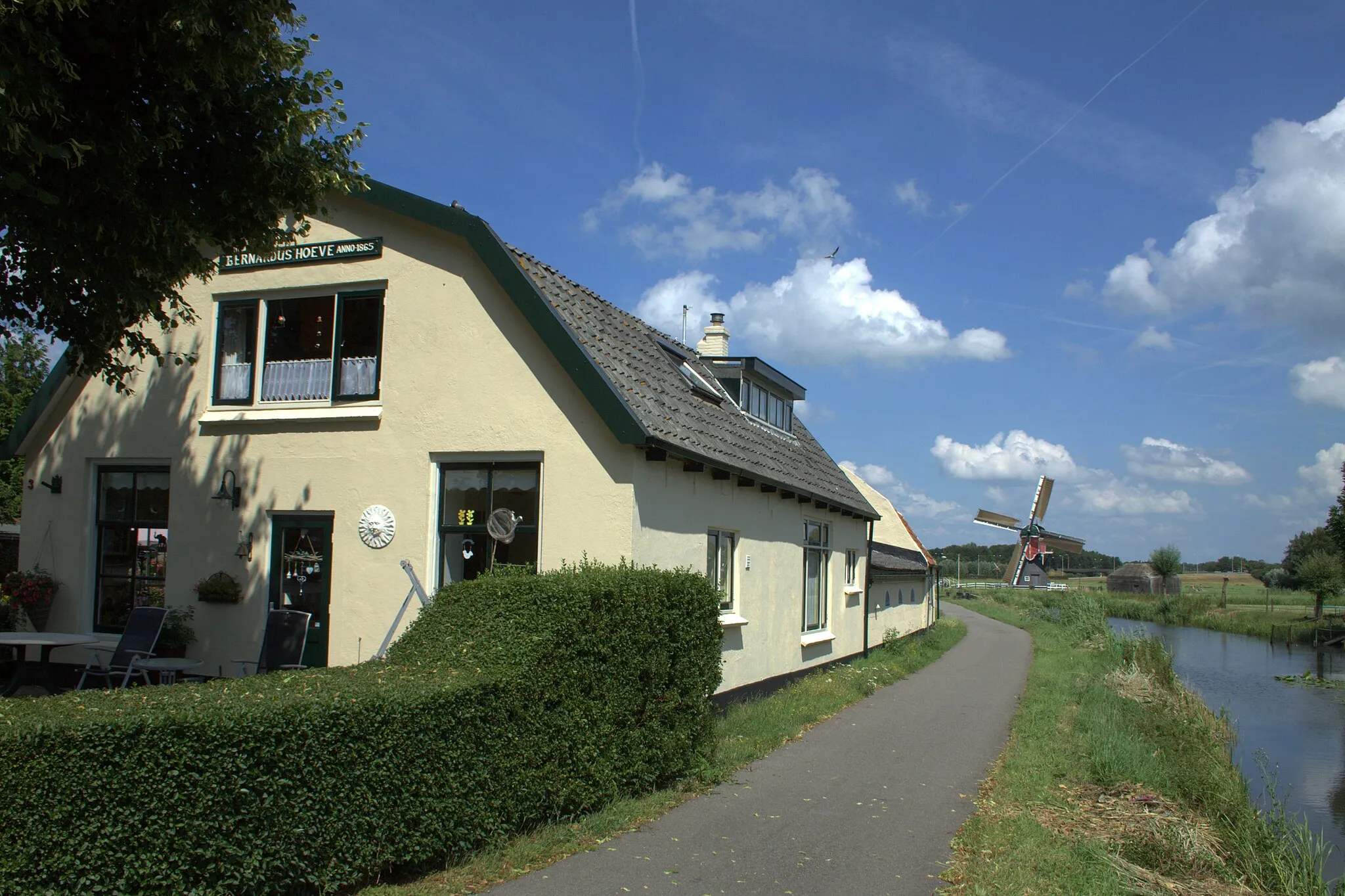 Photo showing: De mooi gelegen Bernardushoeve in Oud-Zuilen. Gemeente Sichtse Vecht.