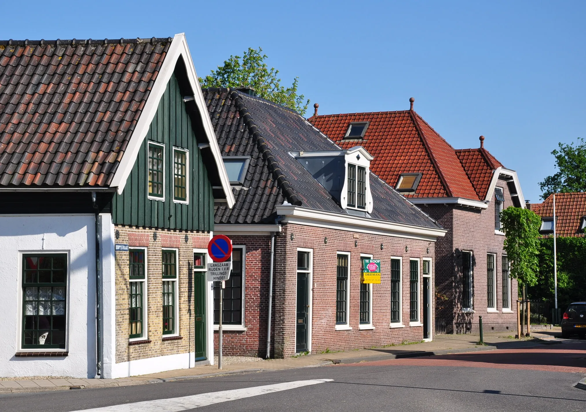 Photo showing: The Dorpsstraat in Aarlanderveen (municipality Alphen aan den Rijn, Prov. South-Holland, Netherlands).