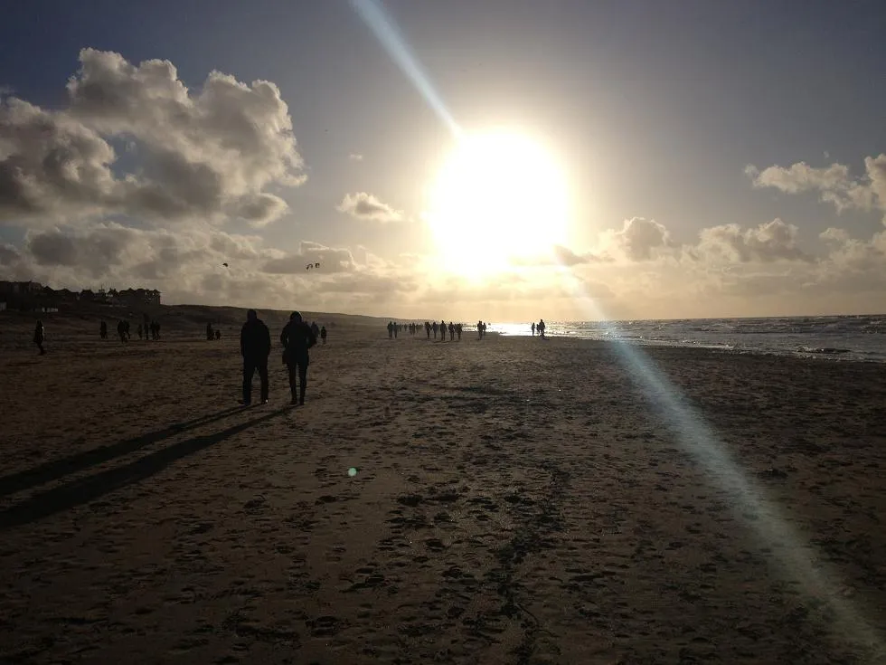 Photo showing: Bright sky at Noordwijk beach (Netherlands 2013)