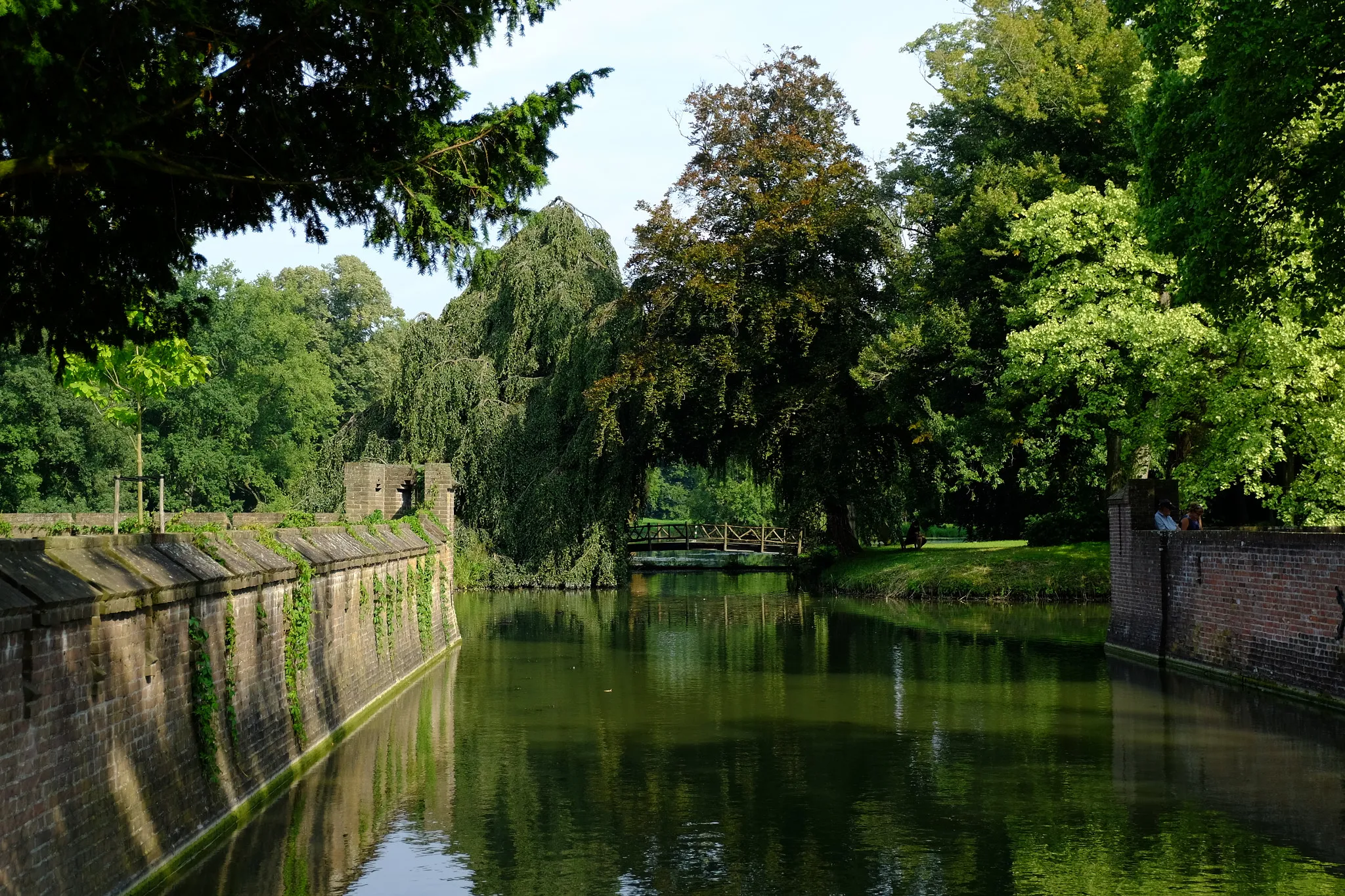 Photo showing: 500px provided description: Bridge Over Canal [#park ,#trees ,#bridge ,#pond ,#Utrecht ,#Netherlands]