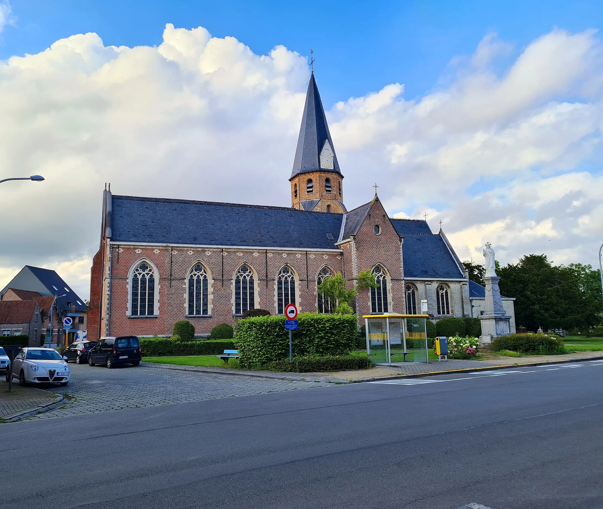 Photo showing: De Onze-Lieve-Vrouw-Hemelvaartkerk te Eksaarde