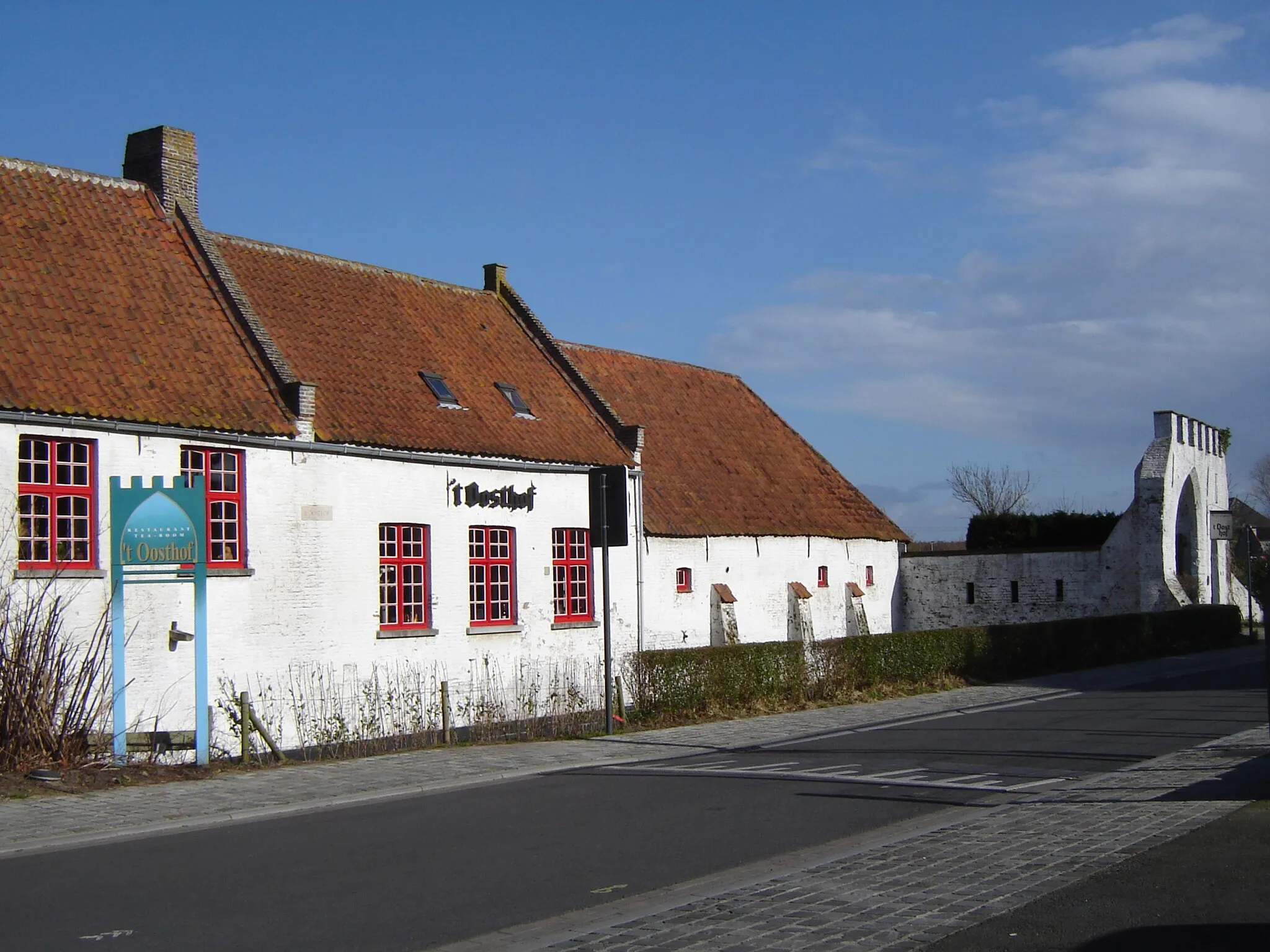 Photo showing: Oosthof in Snellegem, ancient medieval farm (dates back to at least 941), nowadays a restaurant in Snellegem, Jabbeke, West Flanders, Belgium