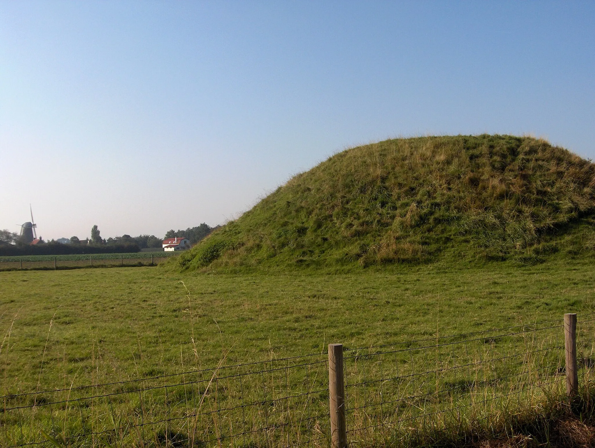 Photo showing: Vliedberg (castle mound) north of Gapinge.