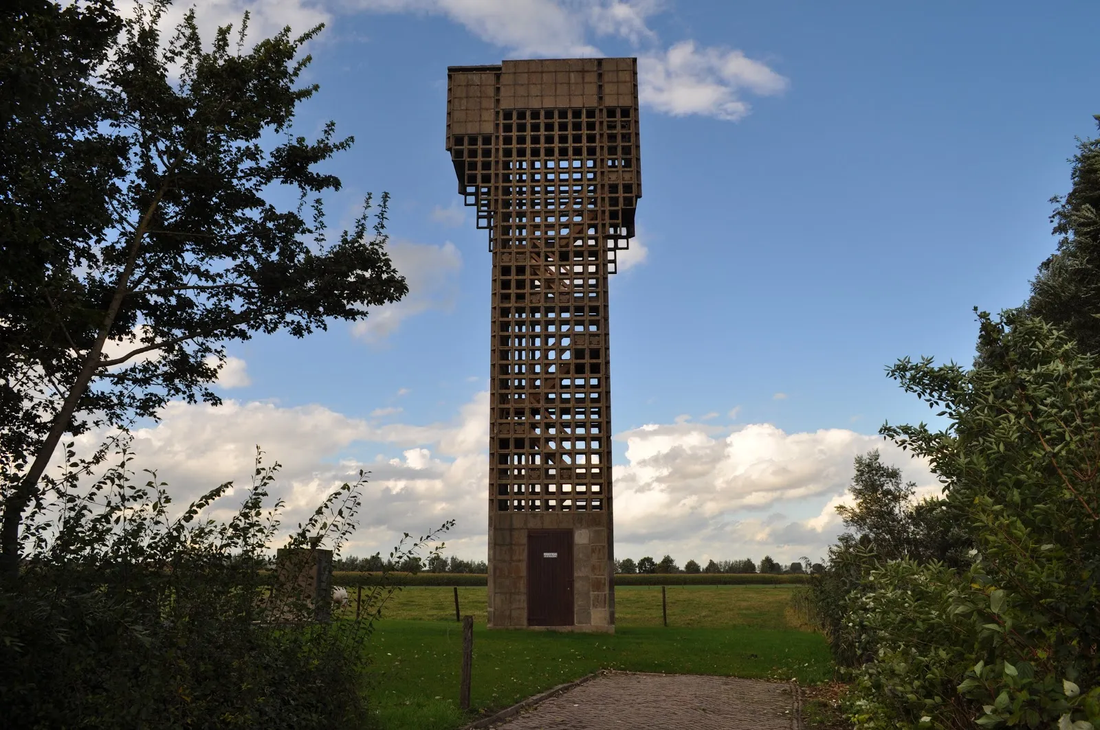 Photo showing: Air surveillance tower 3W3, station name Ardenburg, in Eede, Netherlands (2014)