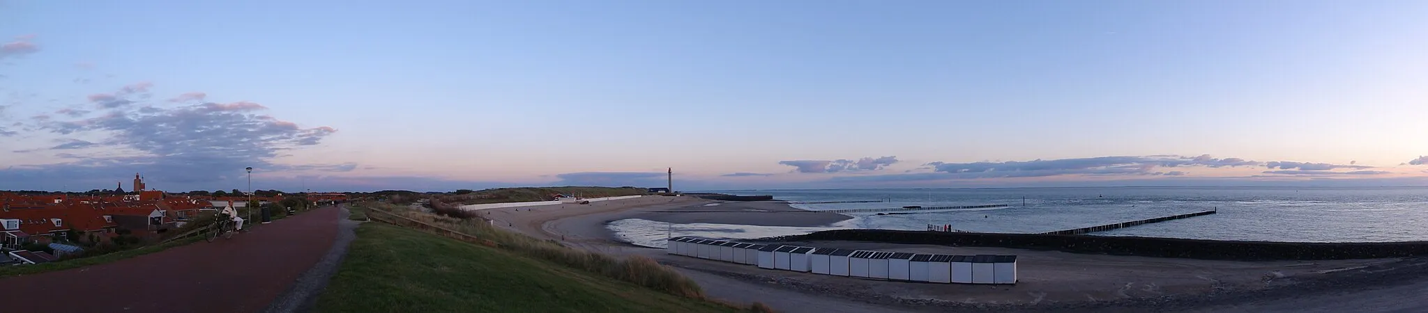 Photo showing: Westkapelle, Dijk en badstrand ('t gat)