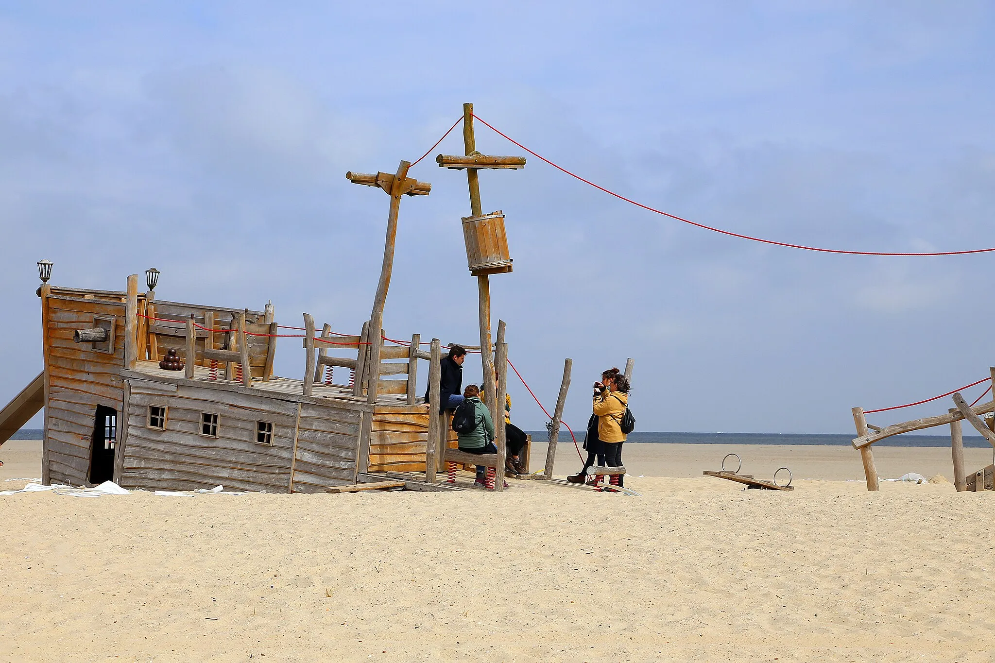 Photo showing: Adventure playground on the beach of the seaside resort Vrouwenpolder, a village in the Dutch province of Zeeland.