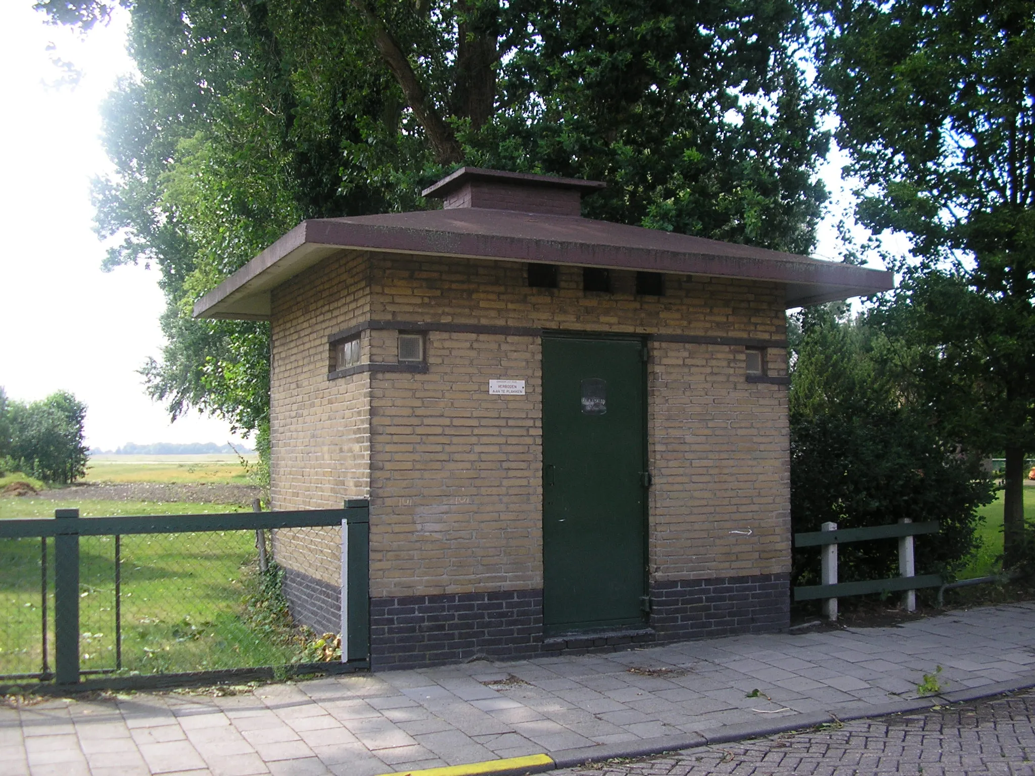 Photo showing: Transformatorhuisje Molenweg, Oosterland.