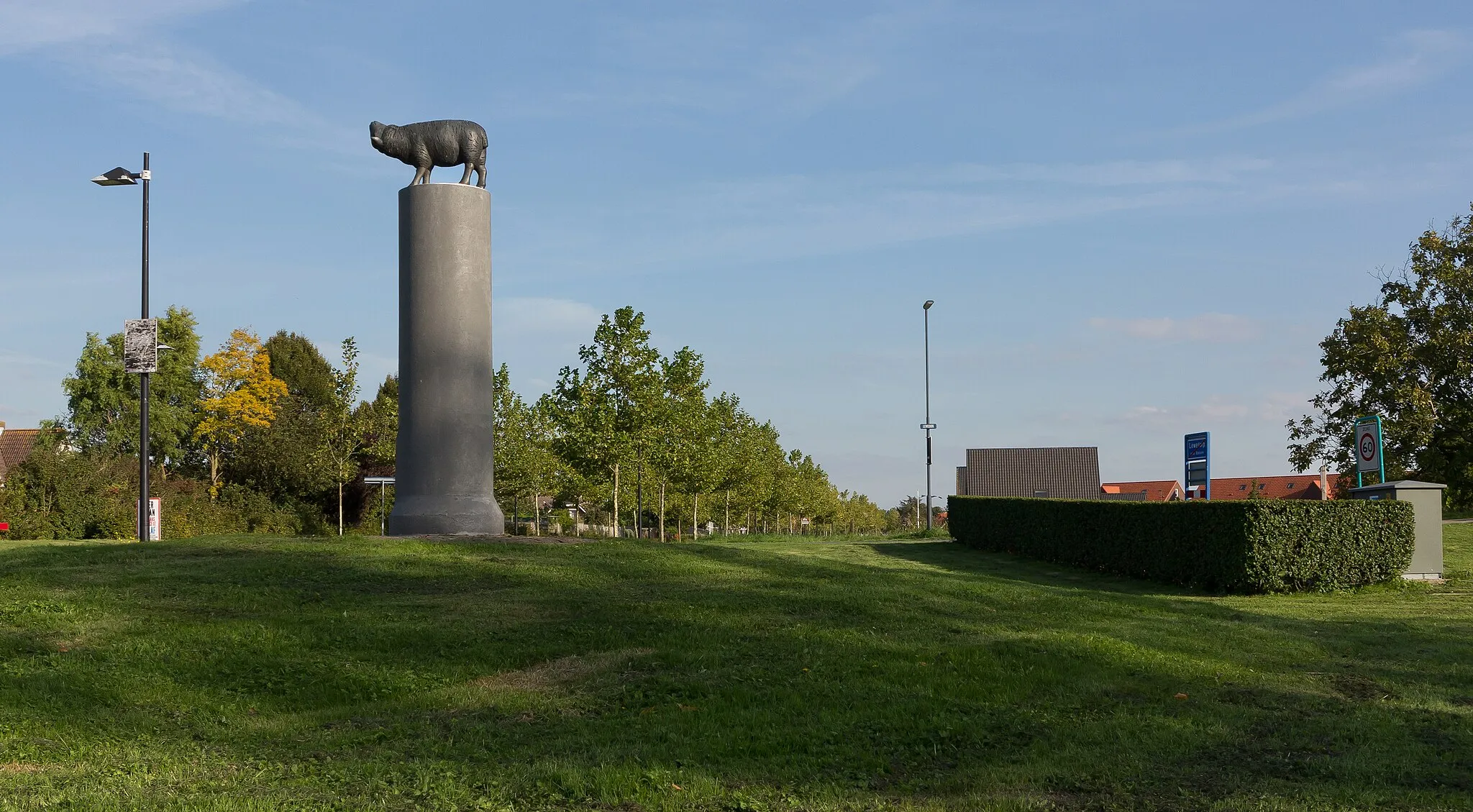 Photo showing: Lewedorp, sculpture in the street