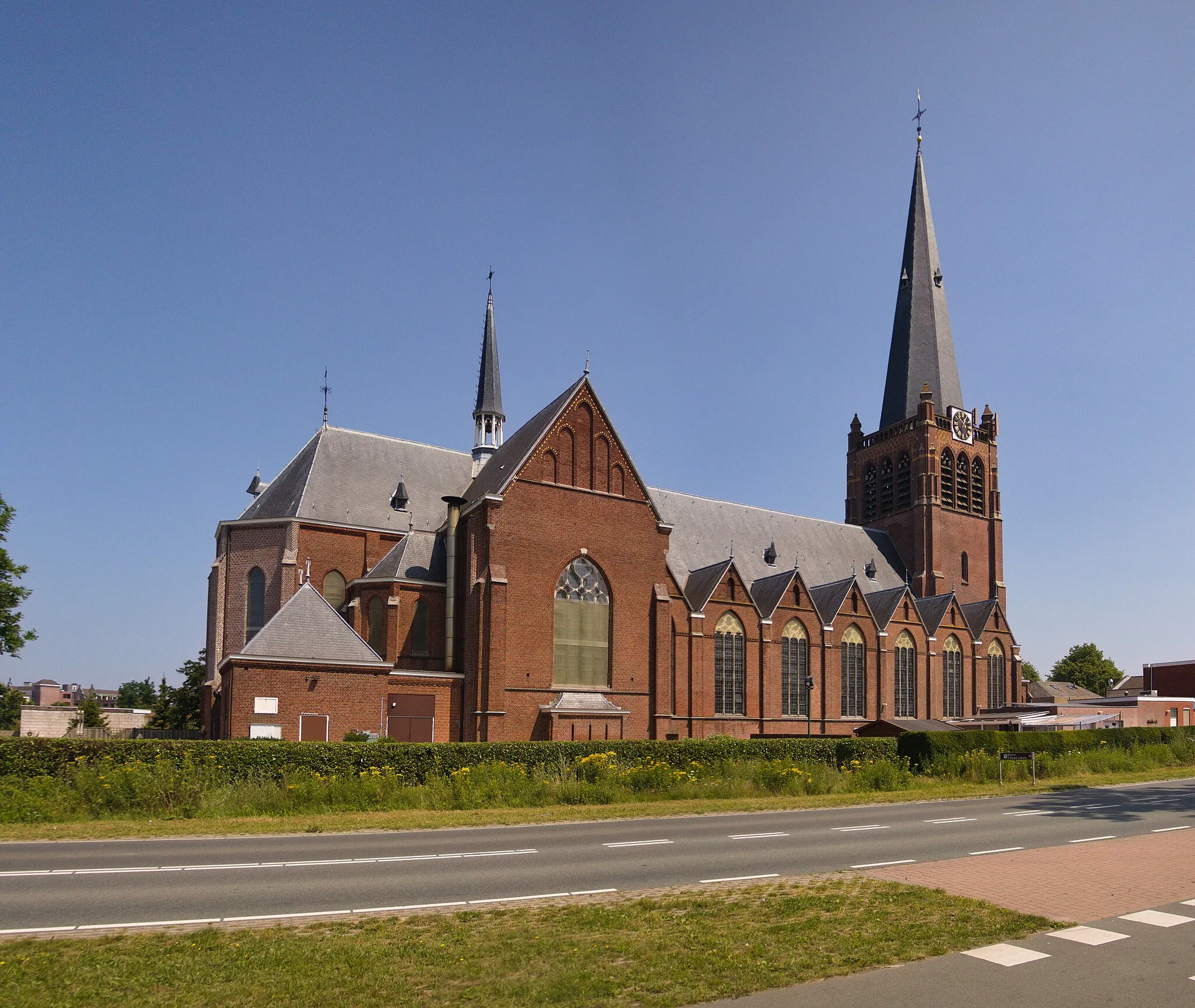 Photo showing: De Onze-Lieve-Vrouw-Hemelvaartkerk te Hoogerheide in de gemeente Woensdrecht, Nederland