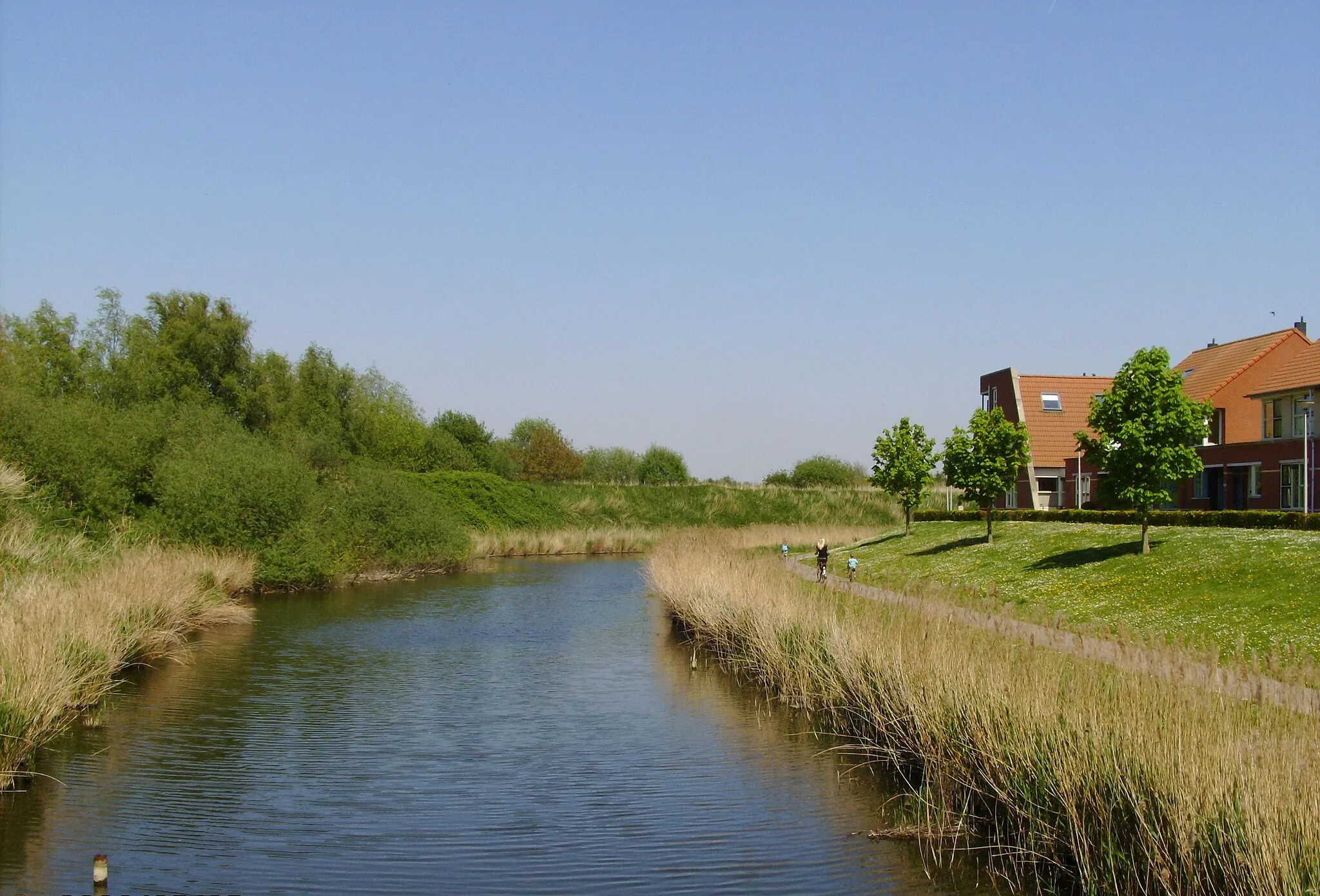 Photo showing: Northern City Dike of the Dutch town of Steenbergen.